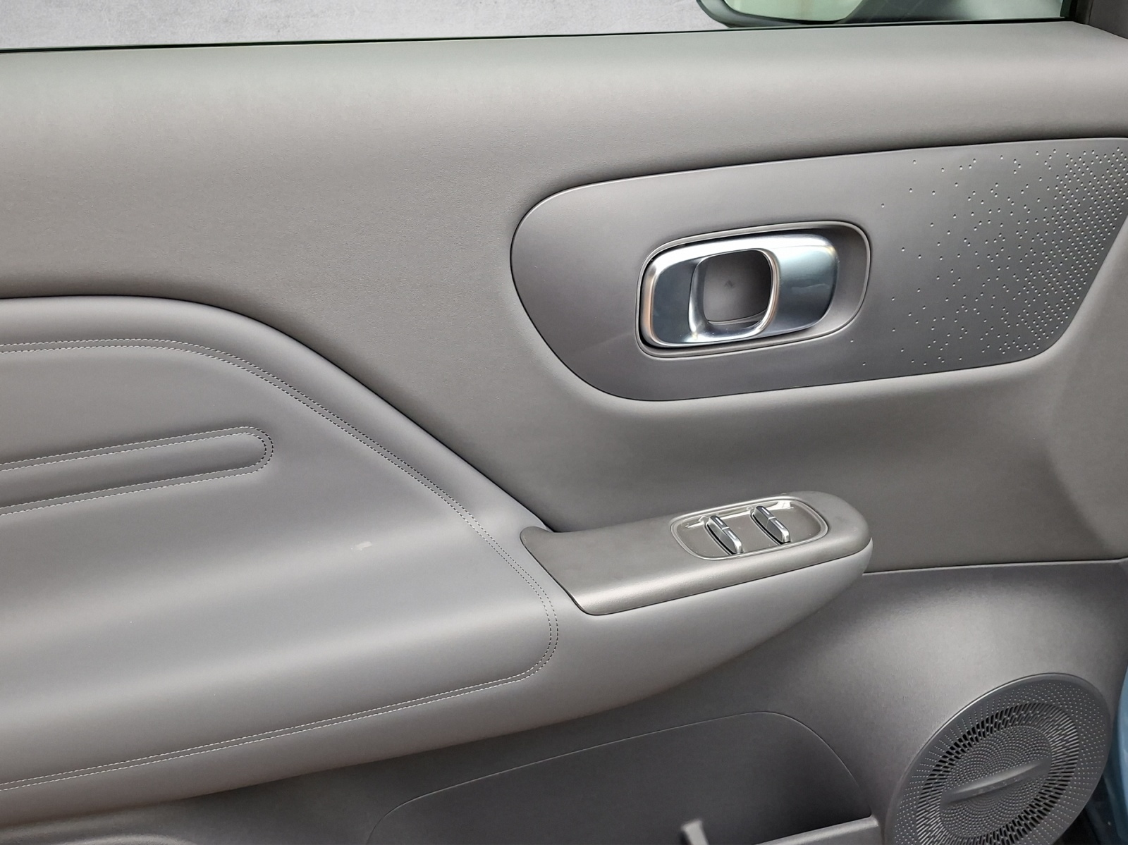 LEAPMOTOR B10 1.5 Hybrid EV-image-10