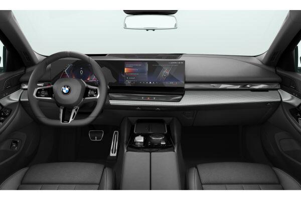 BMW 520d xDrive Touring M Sport-image-6