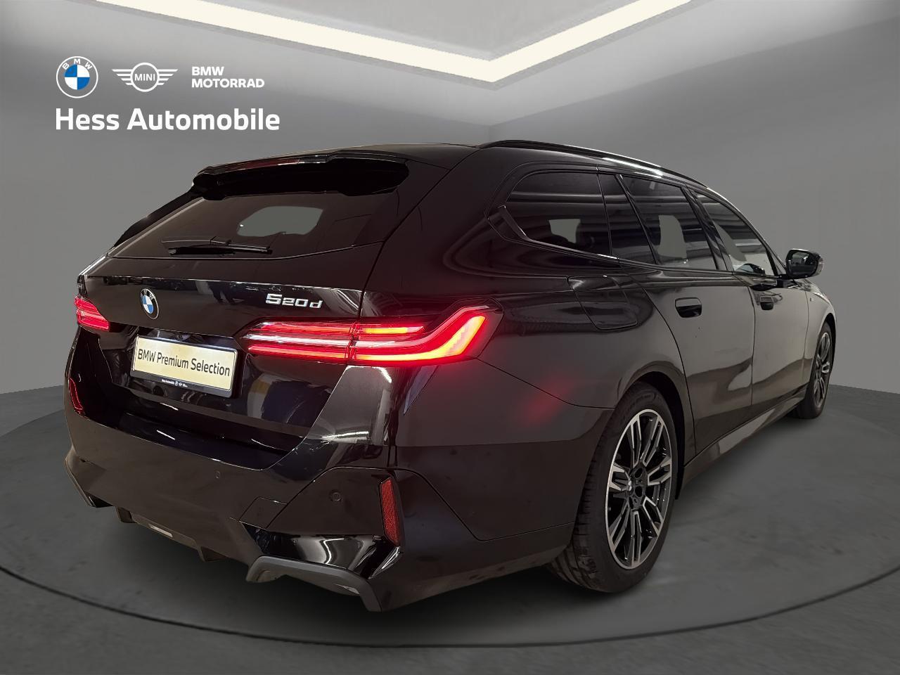 BMW 520d xDrive Touring M Sport-showroom-element-2