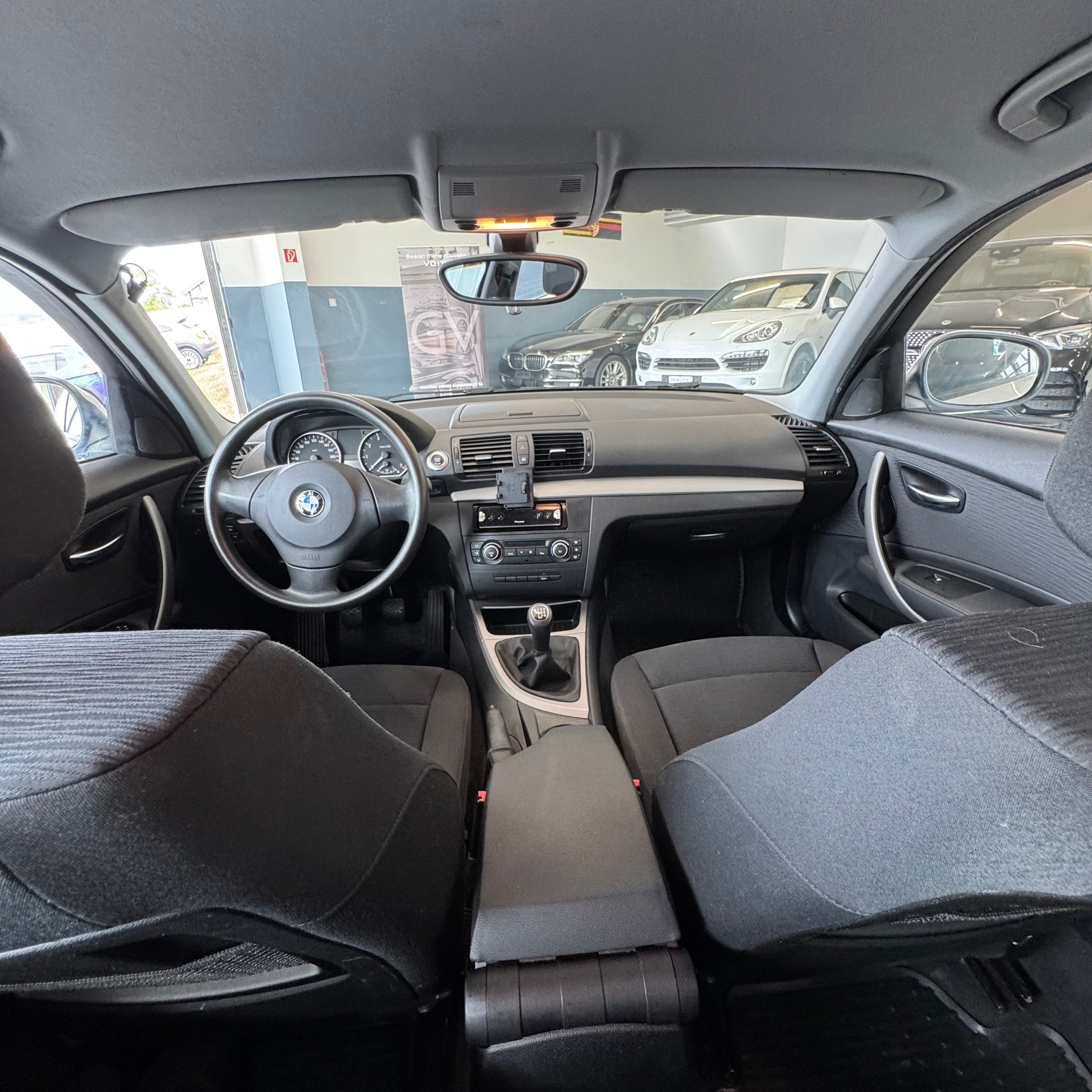 BMW 116i-image-12