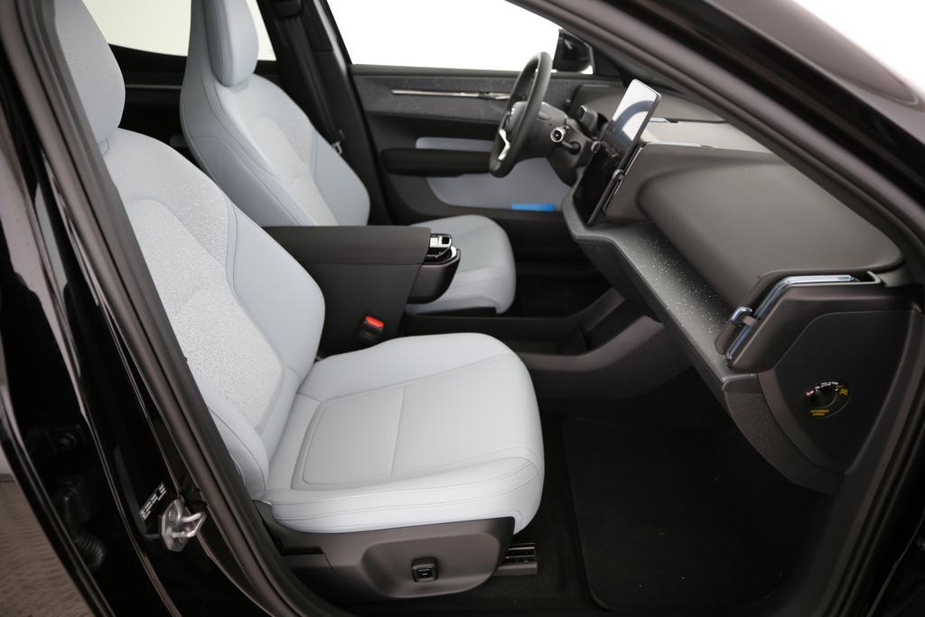 VOLVO EX30 E60 Twin Ultra Performance AWD-showroom-element-3