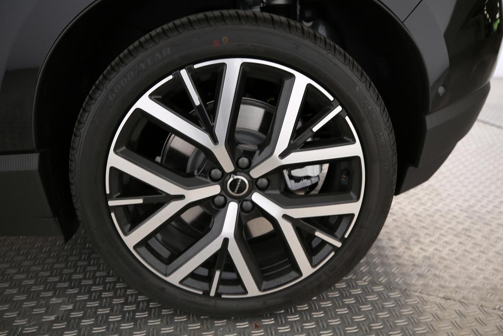 VOLVO EX30 E60 Twin Ultra Performance AWD-image-10