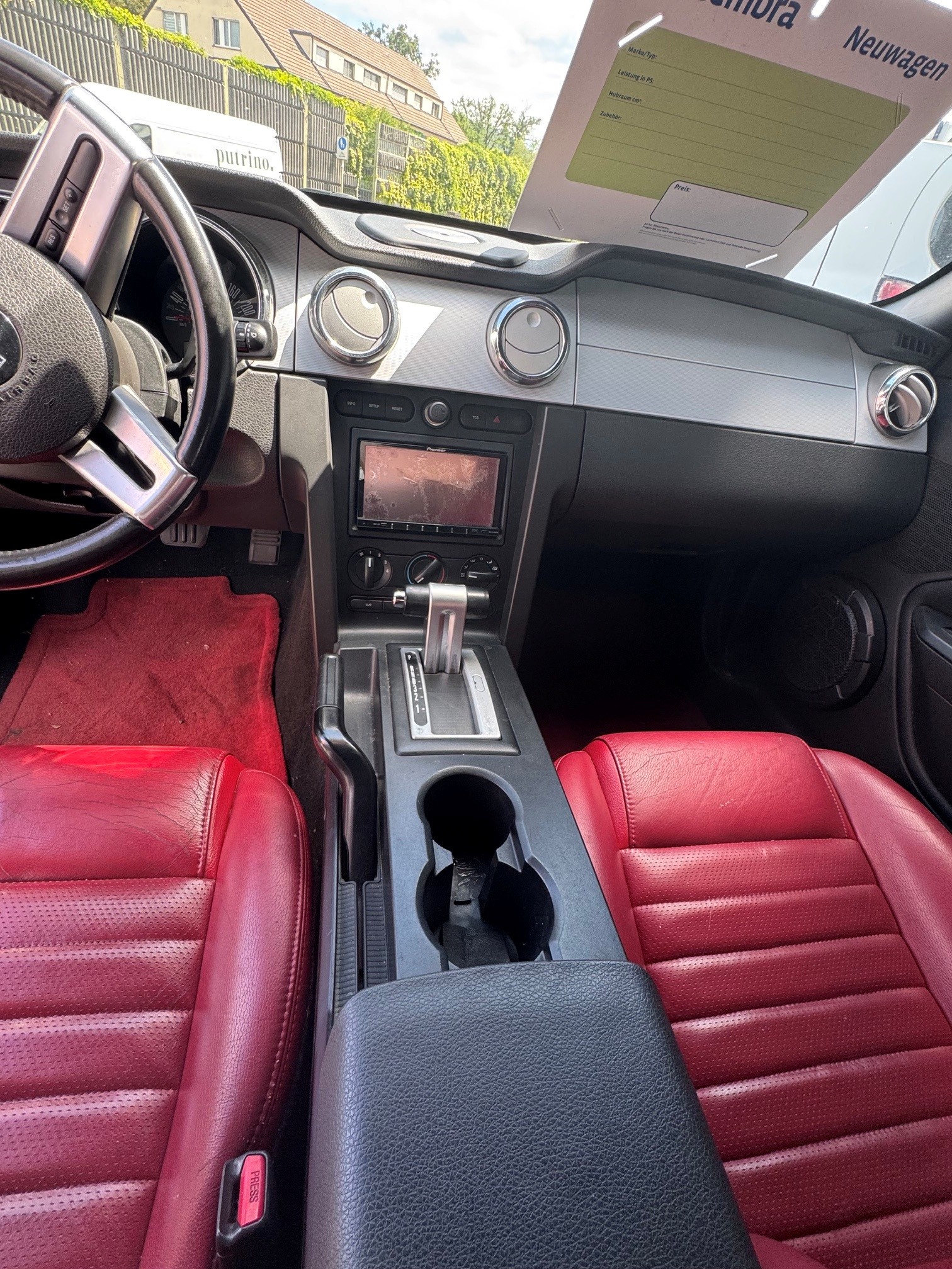 FORD Mustang GT-image-6