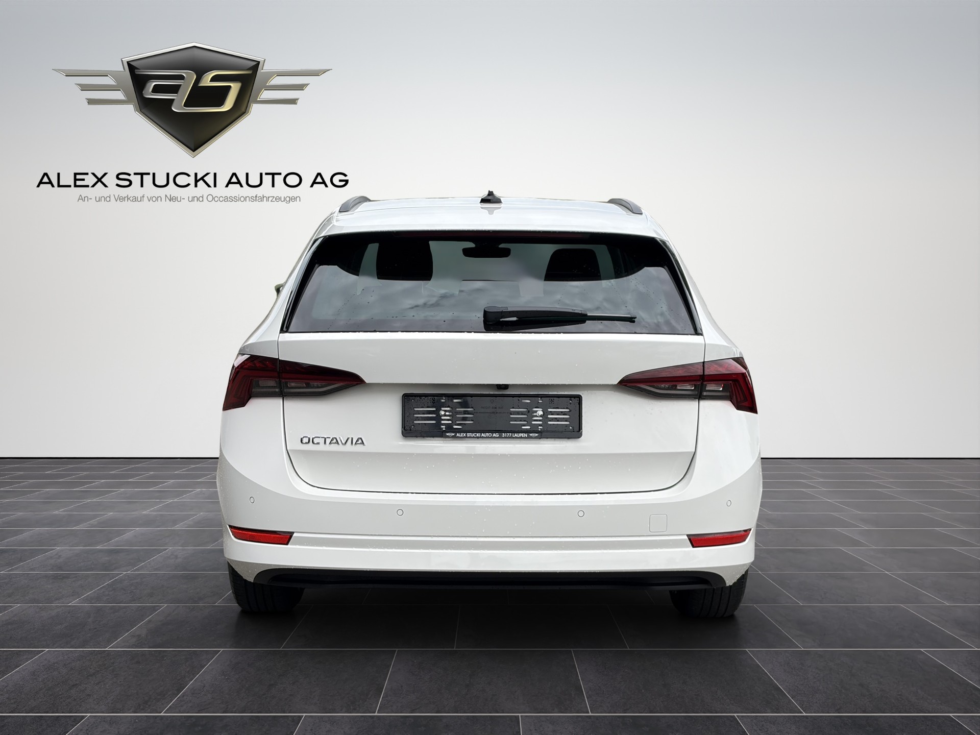 SKODA Octavia Combi 2.0 TDI DSG Style-image-6