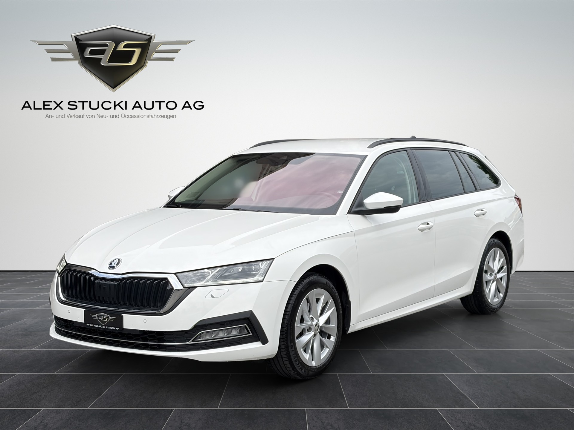 SKODA Octavia Combi 2.0 TDI DSG Style-showroom-element-2