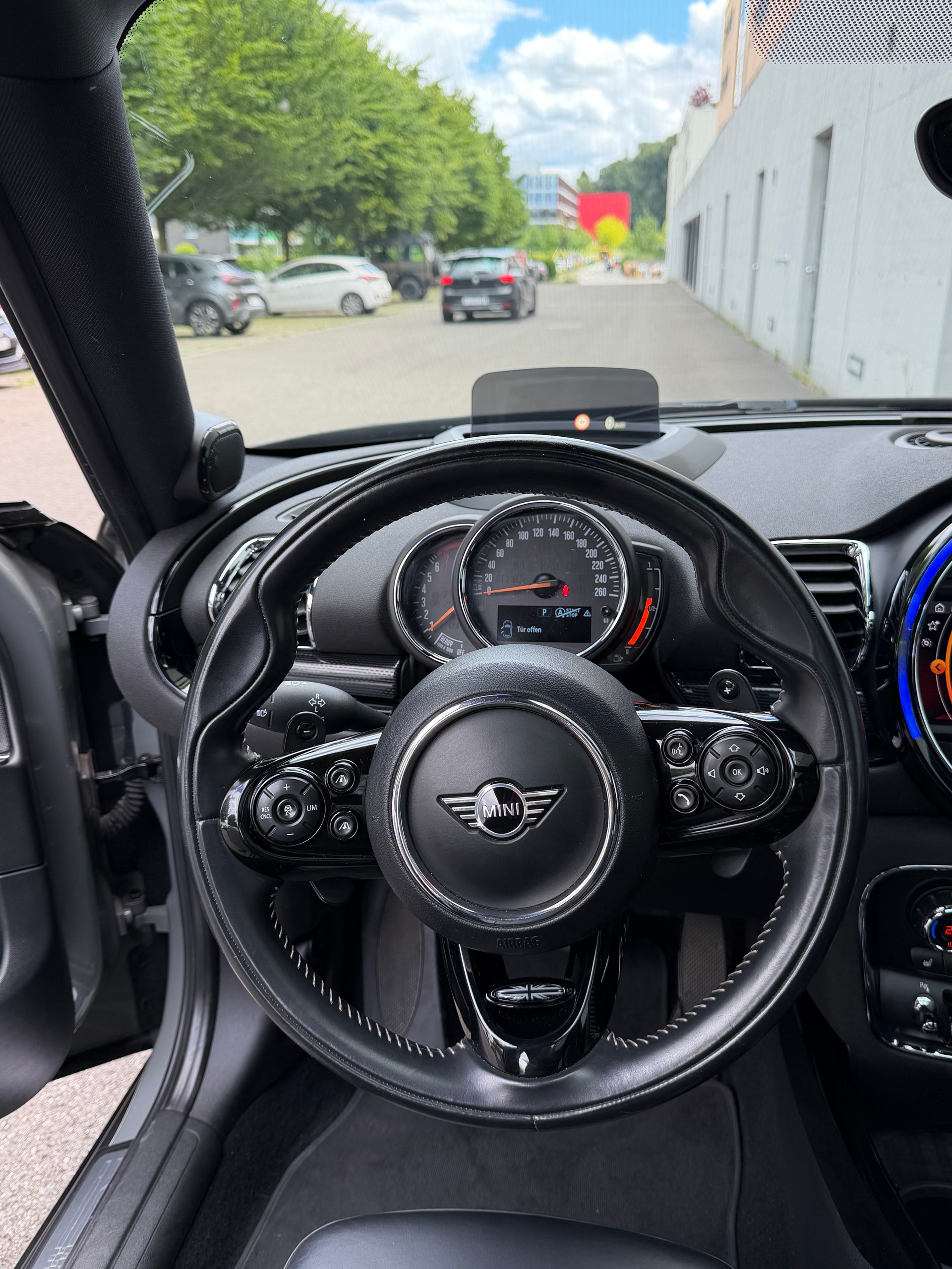 MINI Clubman Cooper S ALL4 Steptronic-image-11