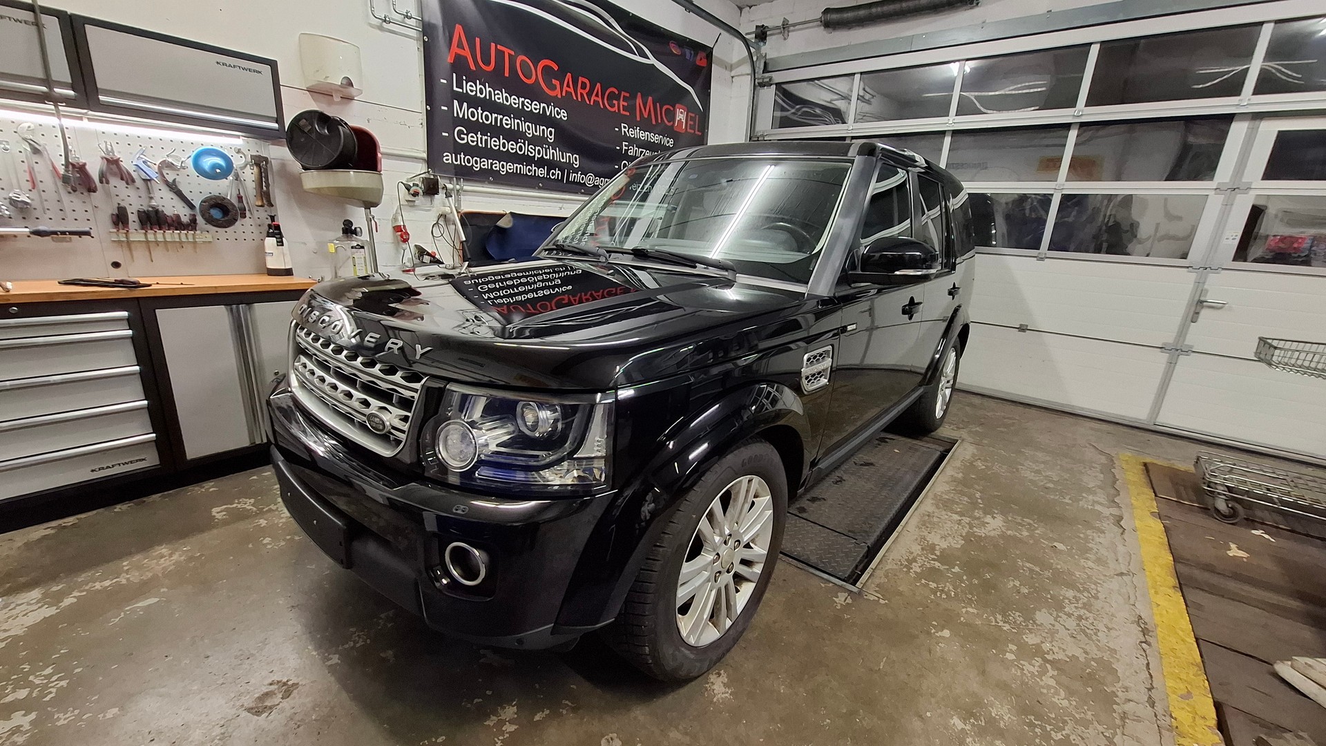 LAND ROVER Discovery 3.0 SDV6 HSE Automatic