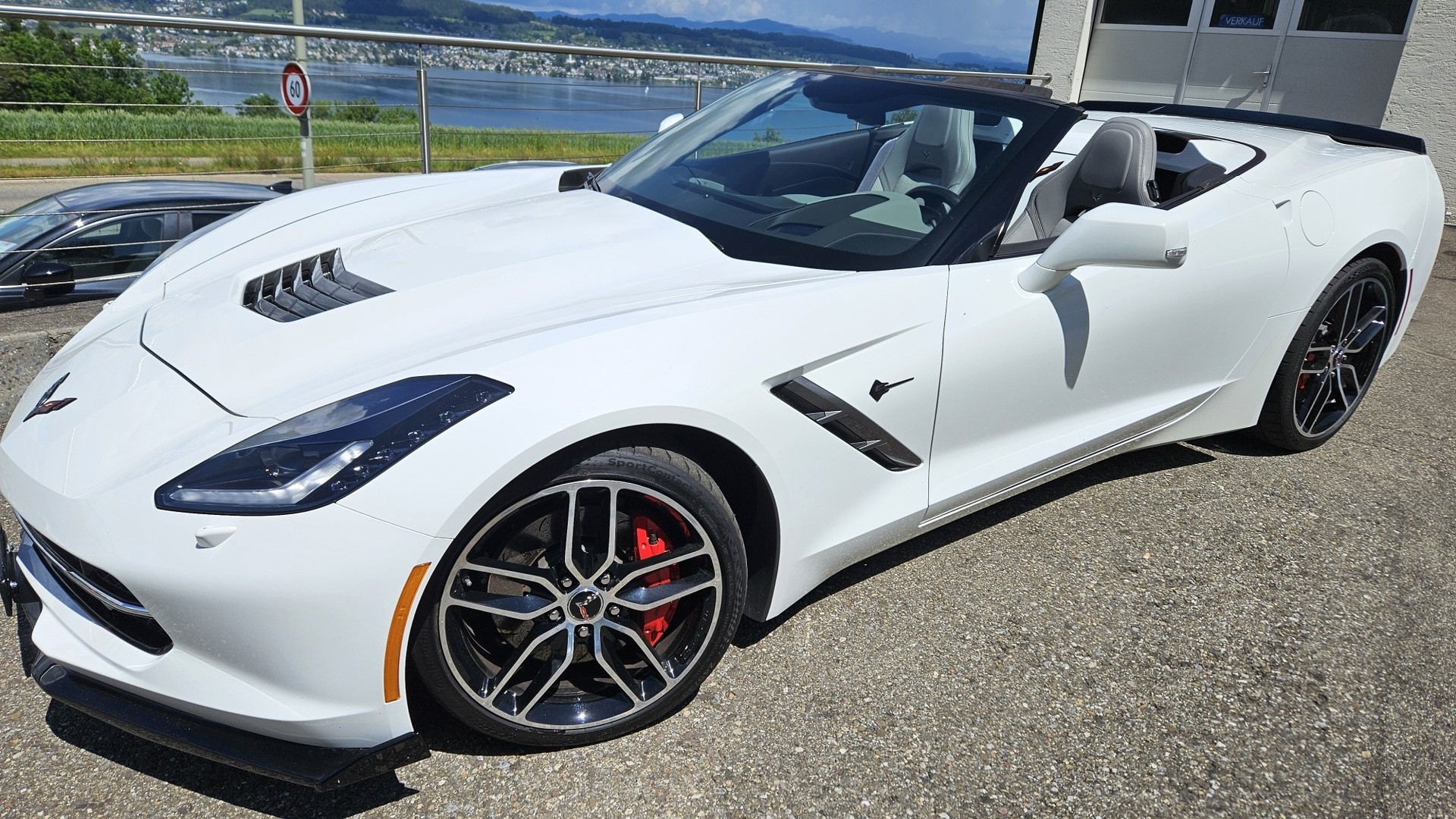 CHEVROLET Corvette Convertible Stingray 3LT-showroom-element-1