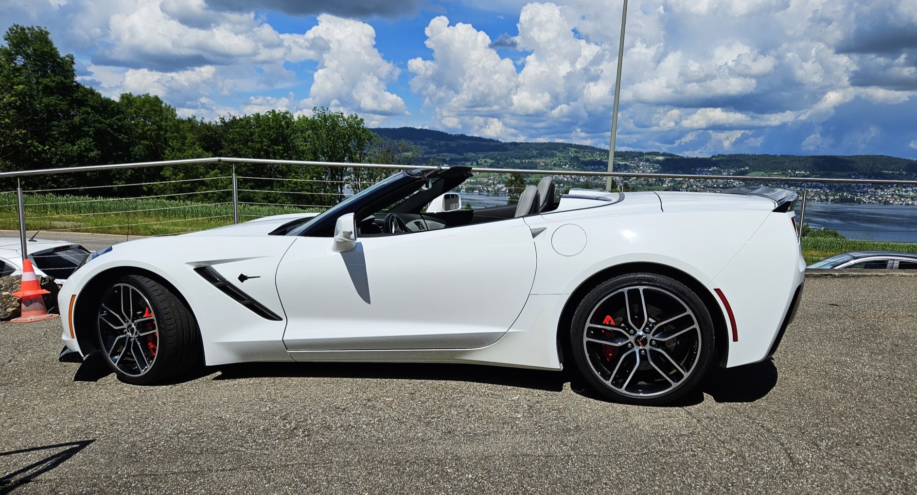 CHEVROLET Corvette Convertible Stingray 3LT-showroom-element-2