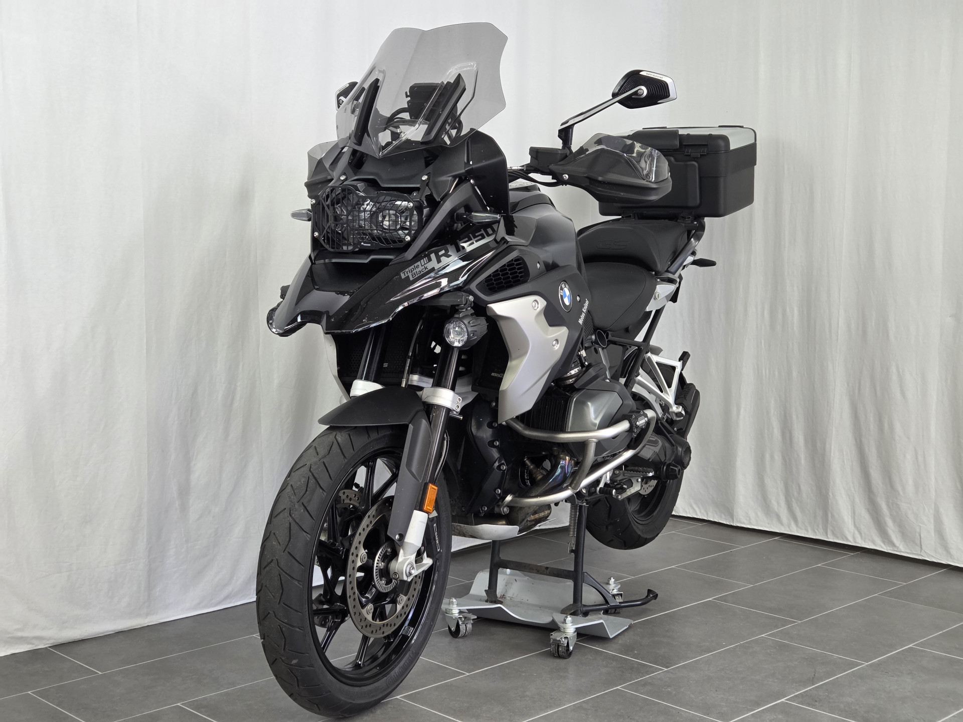 BMW R 1250 GS Triple Black-image-2