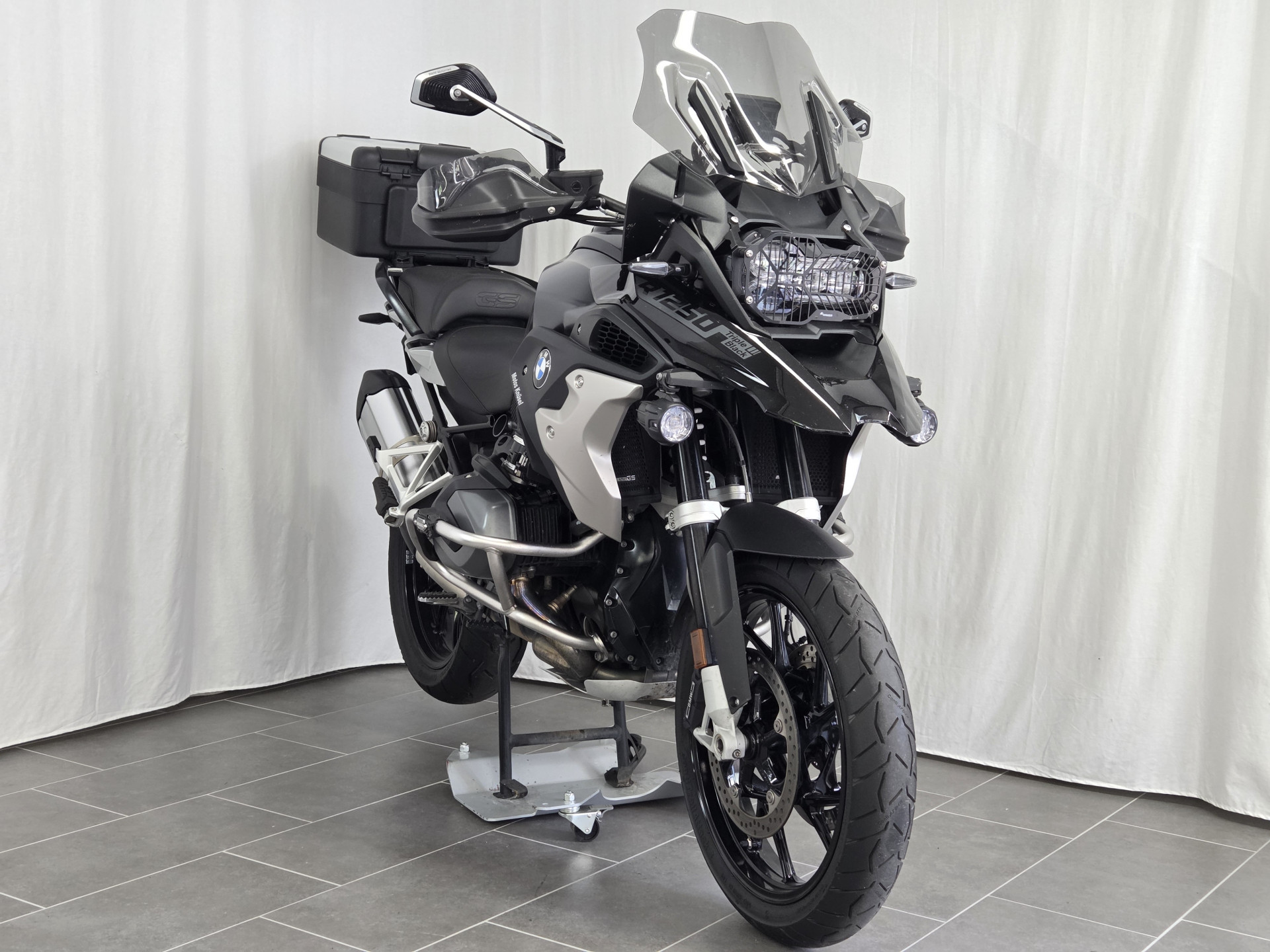 BMW R 1250 GS Triple Black-image-1