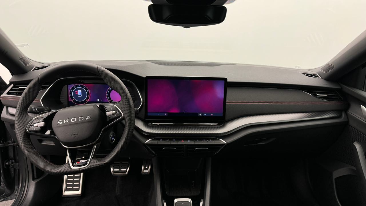 SKODA Octavia Combi 2.0 TSI DSG RS-image-5