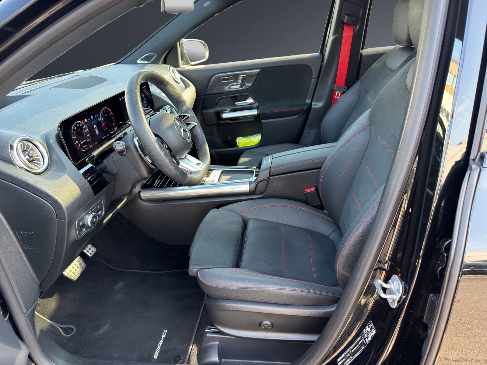 MERCEDES-BENZ GLA AMG 35 4Matic 8G-DCT-image-5