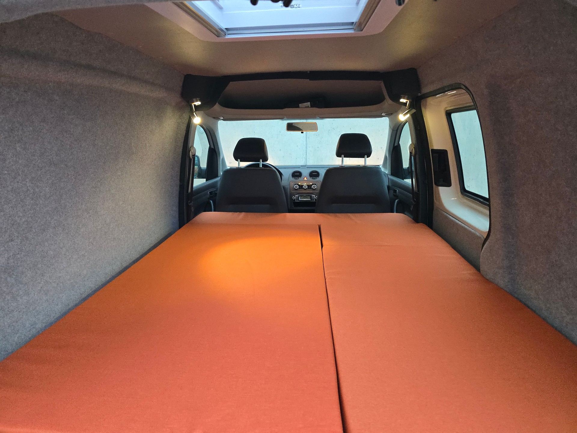 VW GEOVAN M - 1.6TDI 102PS - Automat - Klima-image-15