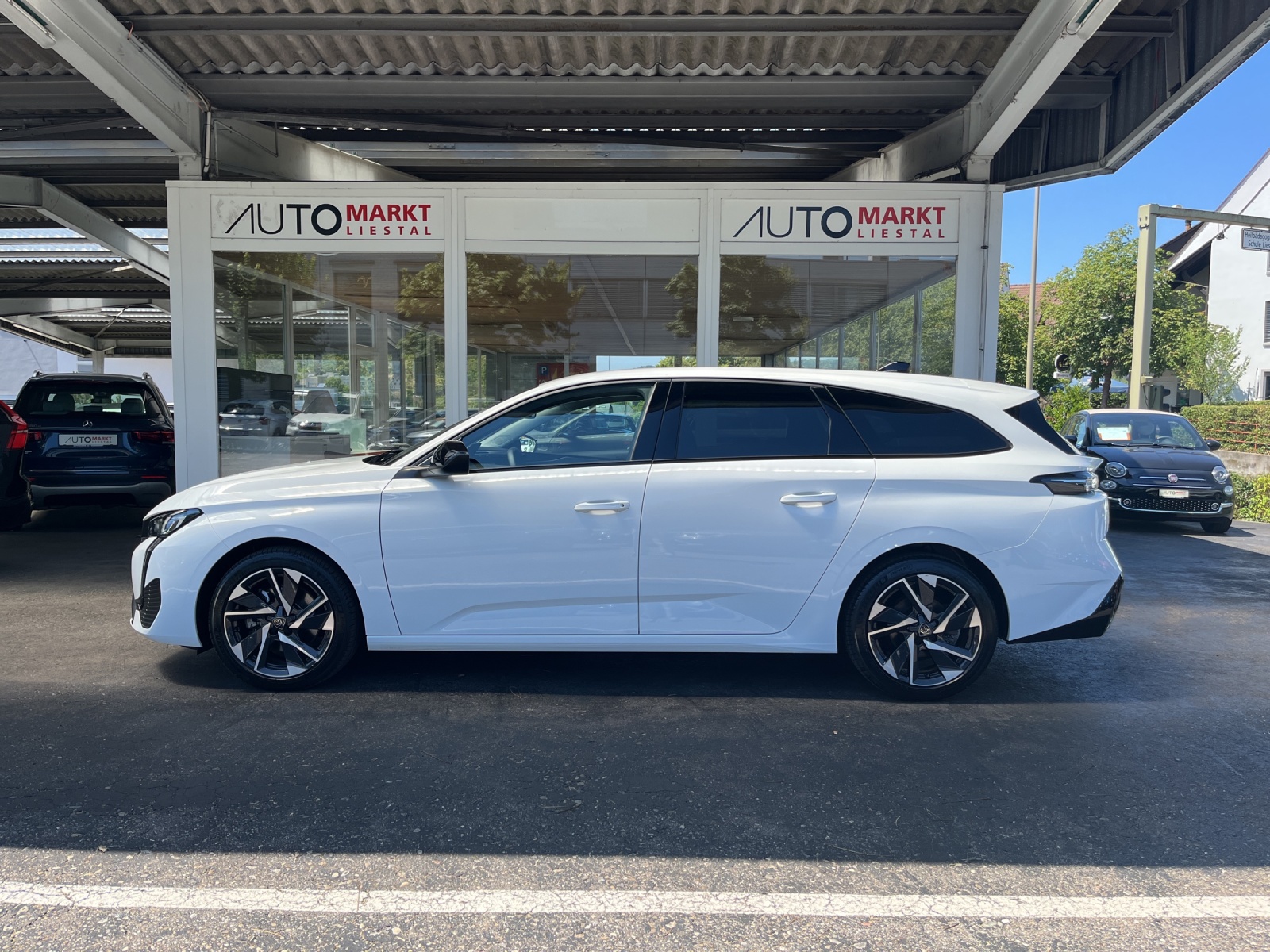 PEUGEOT 308 SW 1.5 BlueHDI Allure Pack EAT8-showroom-element-1
