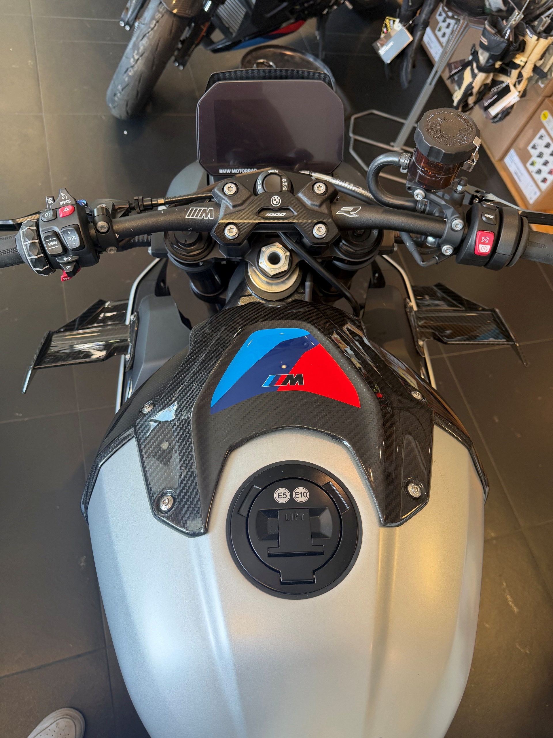 BMW M 1000 R Competition-image-4