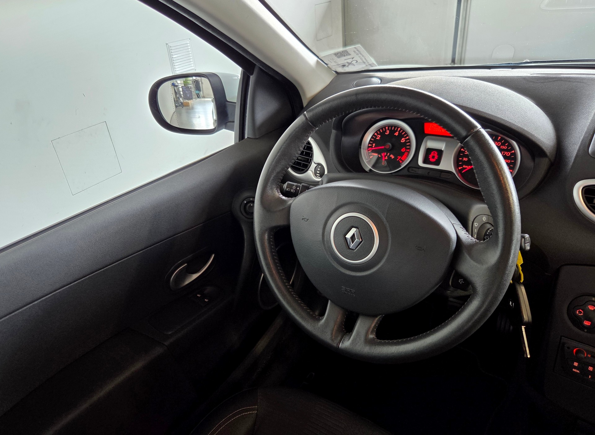 RENAULT Clio 1.2 TCe 100 Expression-image-16