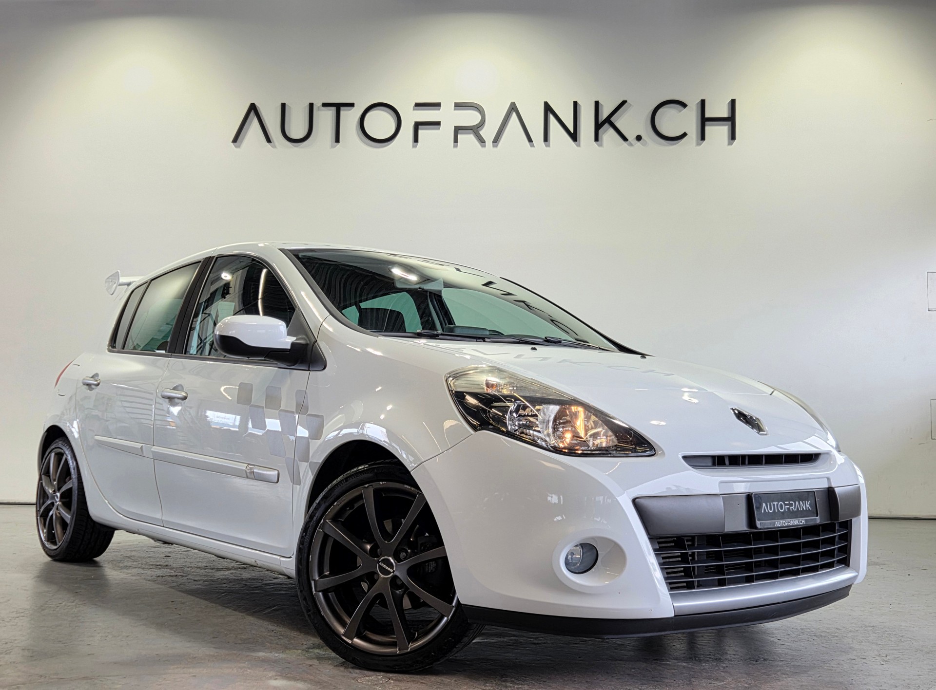 RENAULT Clio 1.2 TCe 100 Expression-showroom-element-2