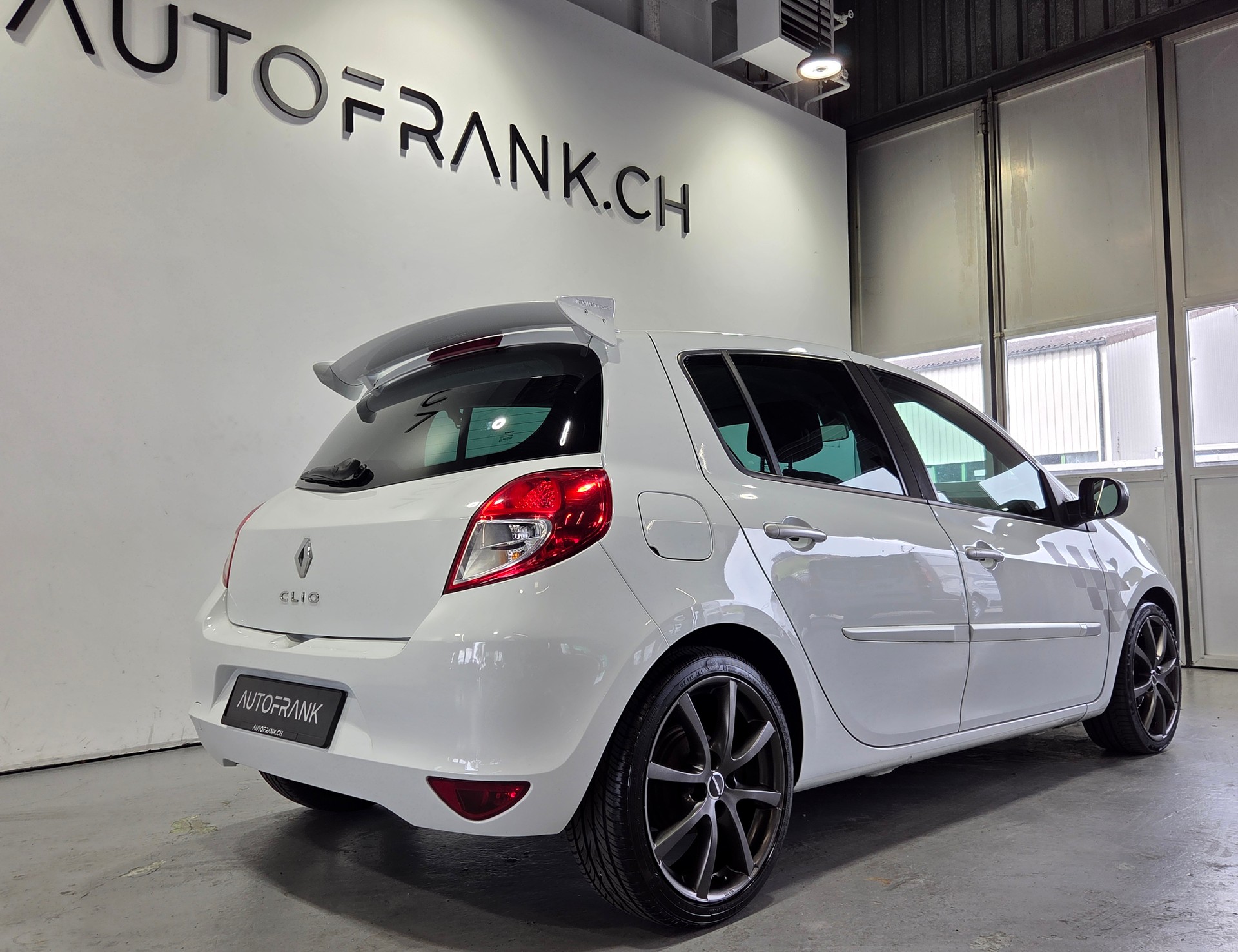 RENAULT Clio 1.2 TCe 100 Expression-image-6