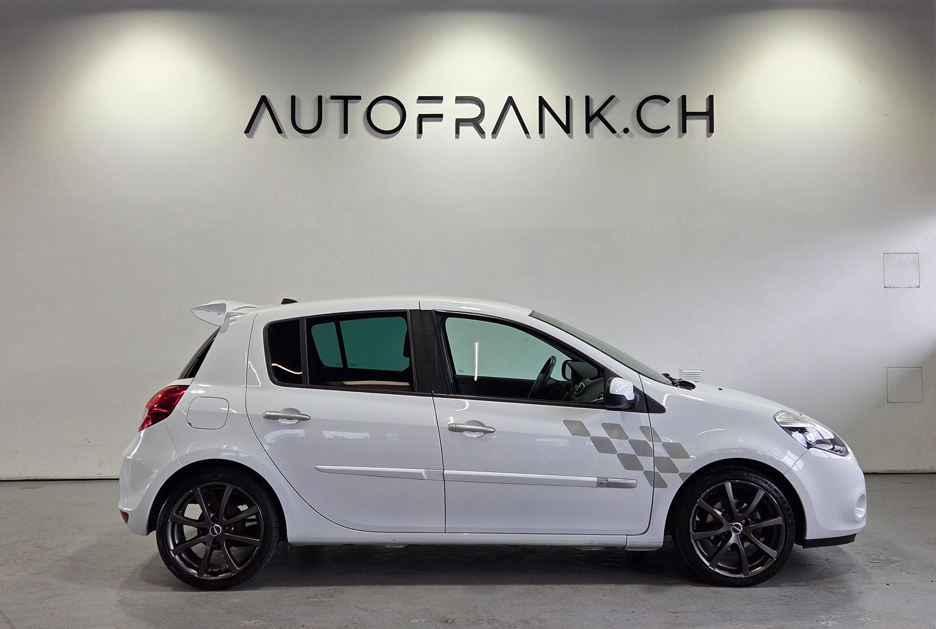 RENAULT Clio 1.2 TCe 100 Expression-image-4