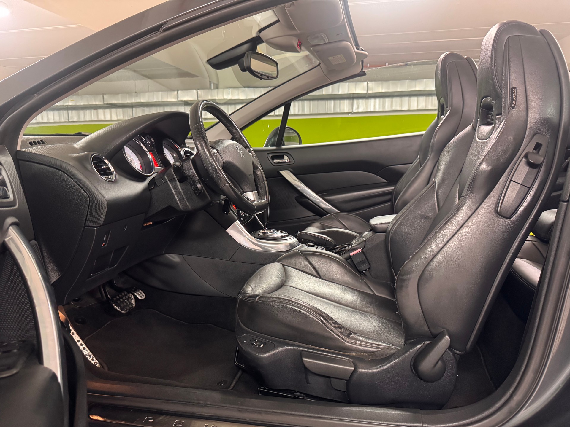 PEUGEOT 308 CC 1.6 16V Turbo Platinum Automatic-image-8