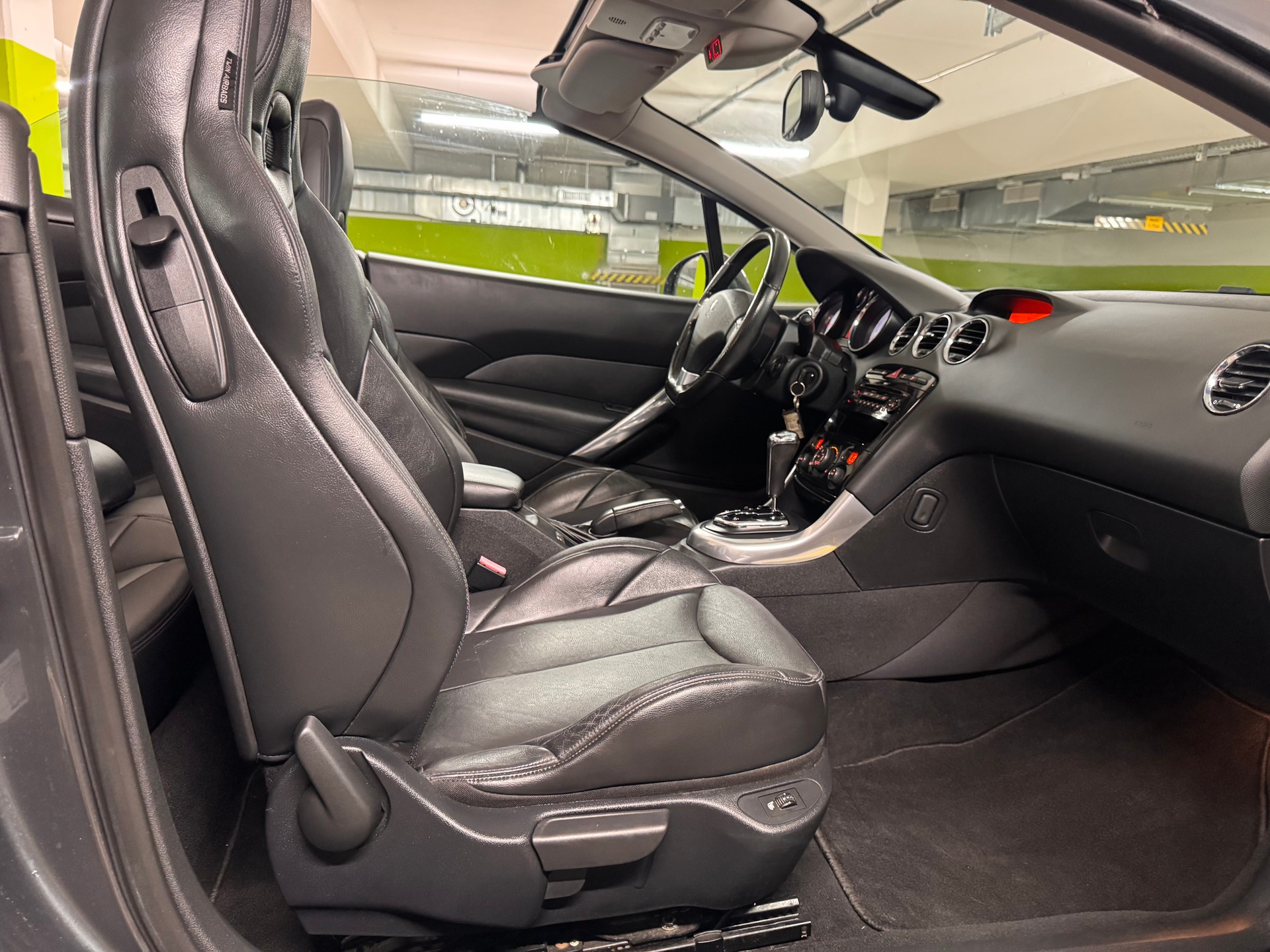 PEUGEOT 308 CC 1.6 16V Turbo Platinum Automatic-image-11
