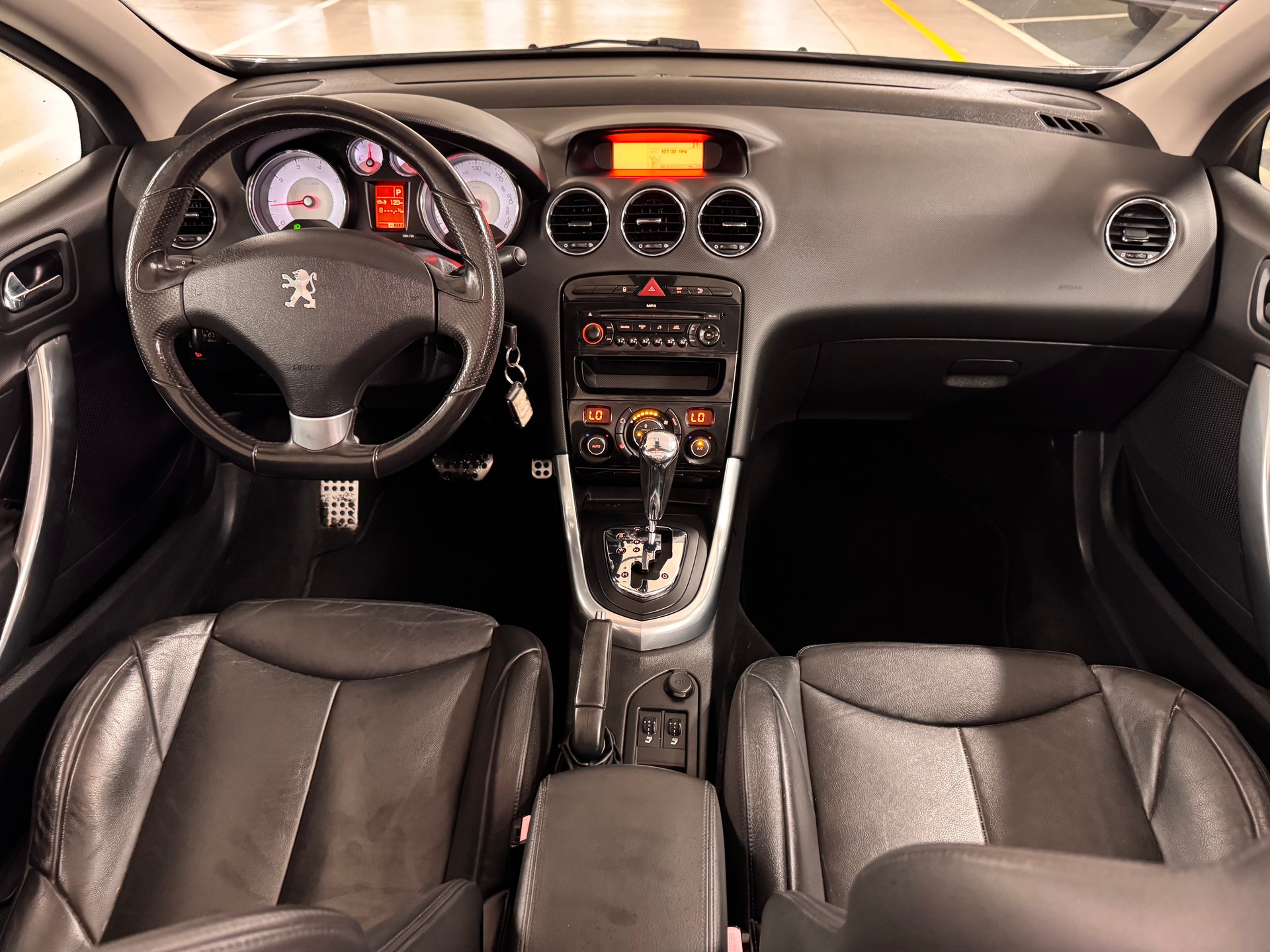 PEUGEOT 308 CC 1.6 16V Turbo Platinum Automatic-image-9