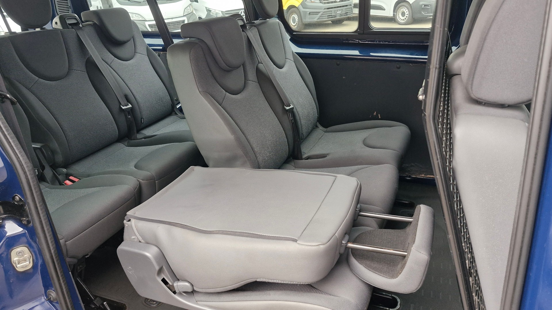 CITROEN Jumpy Kombi L2H1 2.0 HDi 125 9P Attraction-image-14