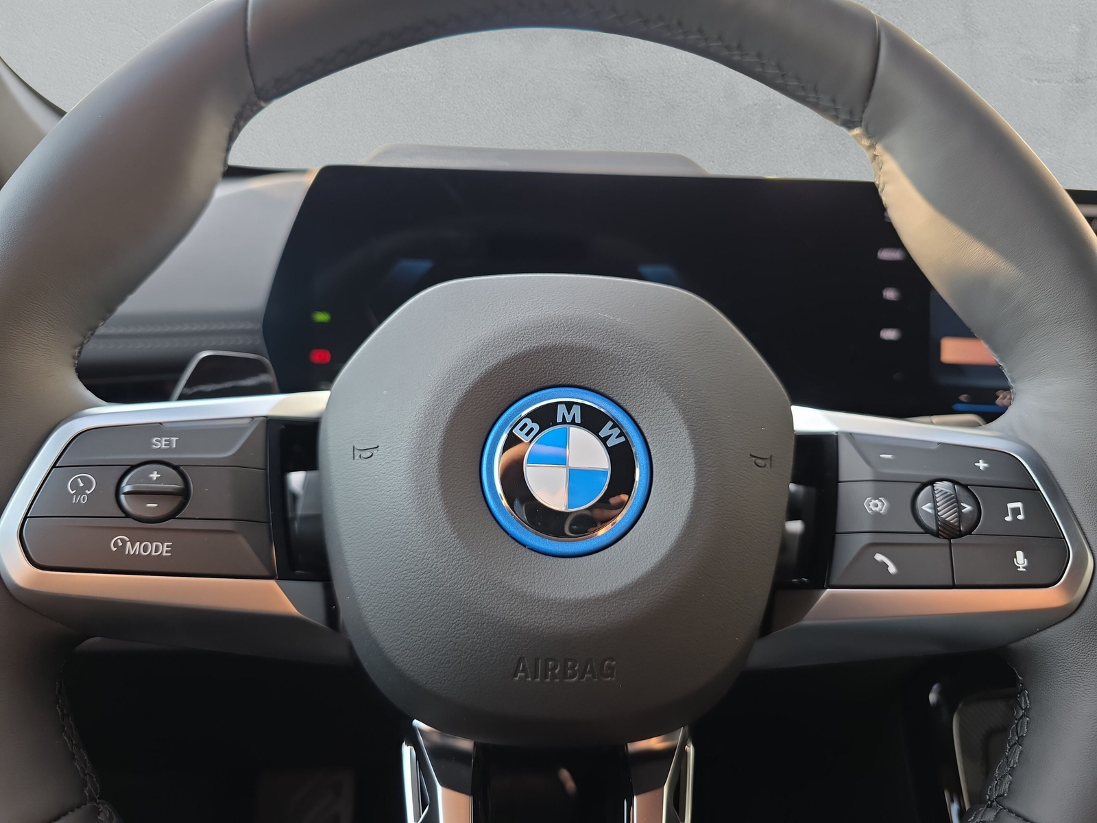 BMW iX1 eDrive 20 Edition M Sport-image-21