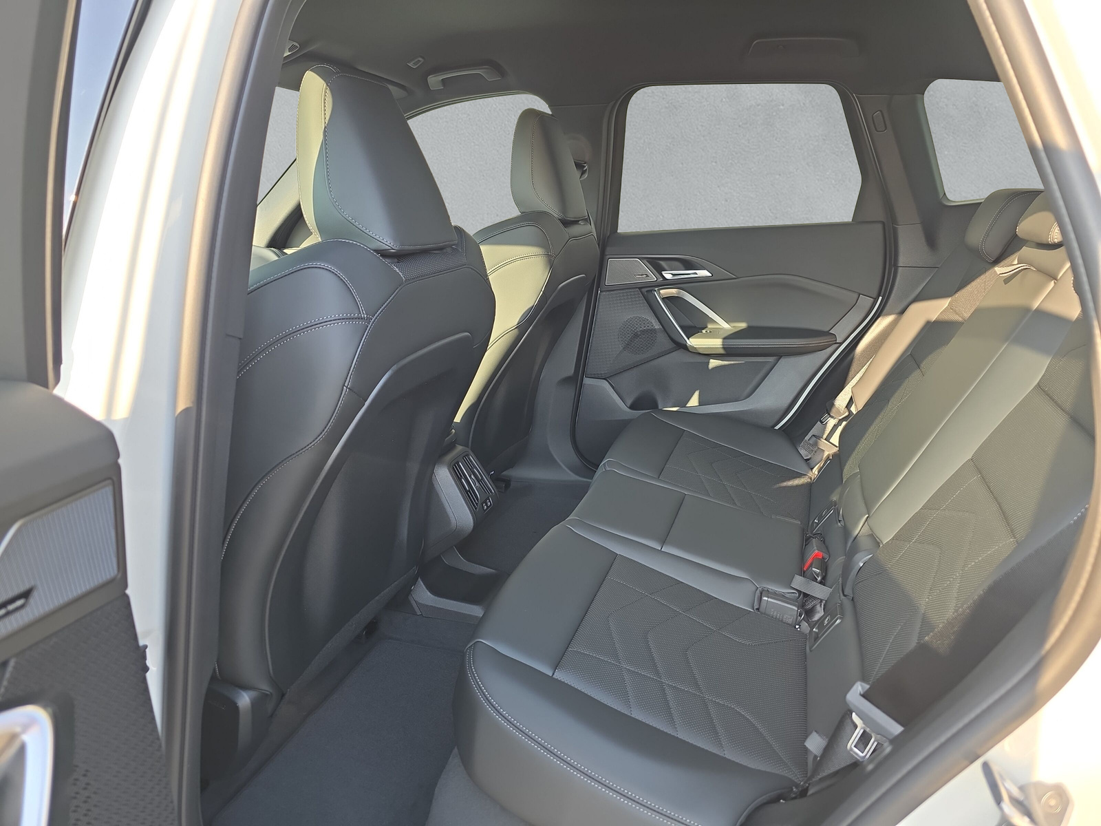 BMW iX1 eDrive 20 Edition M Sport-image-14