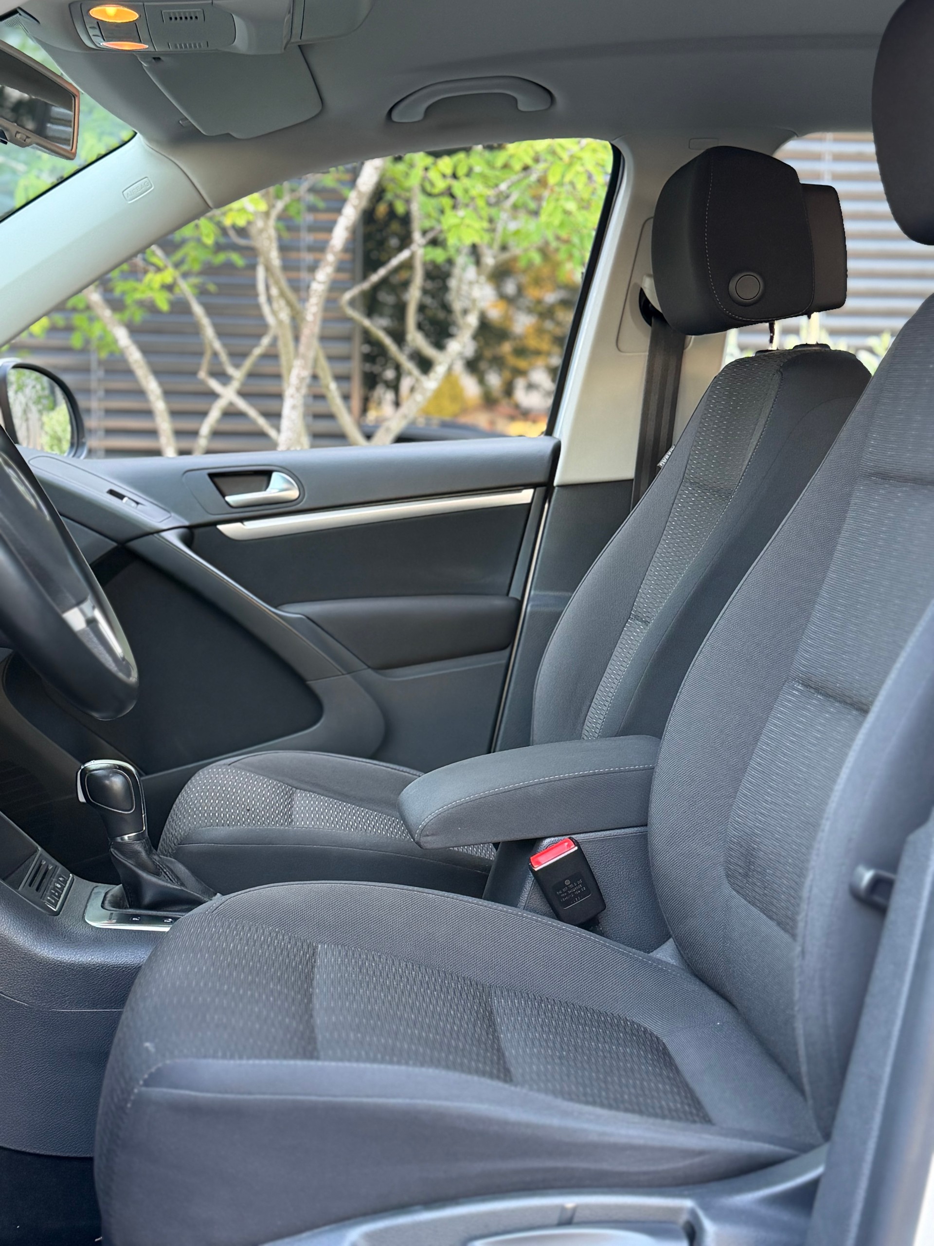 VW Tiguan 2.0 TDI BlueMotion Sport&Style 4Motion DSG-image-9