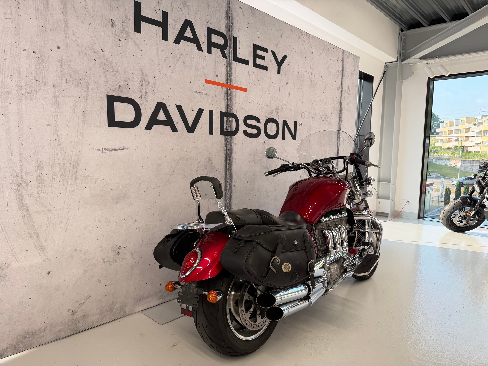 TRIUMPH Rocket III-image-2