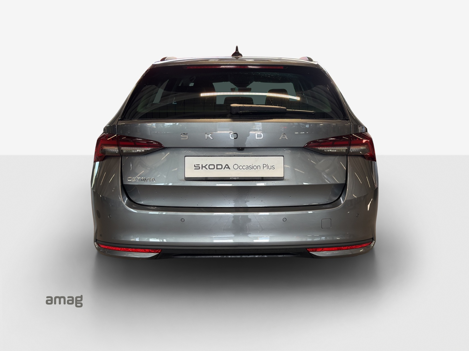 SKODA Octavia Combi 2.0 TDI DSG Selection-showroom-element-3