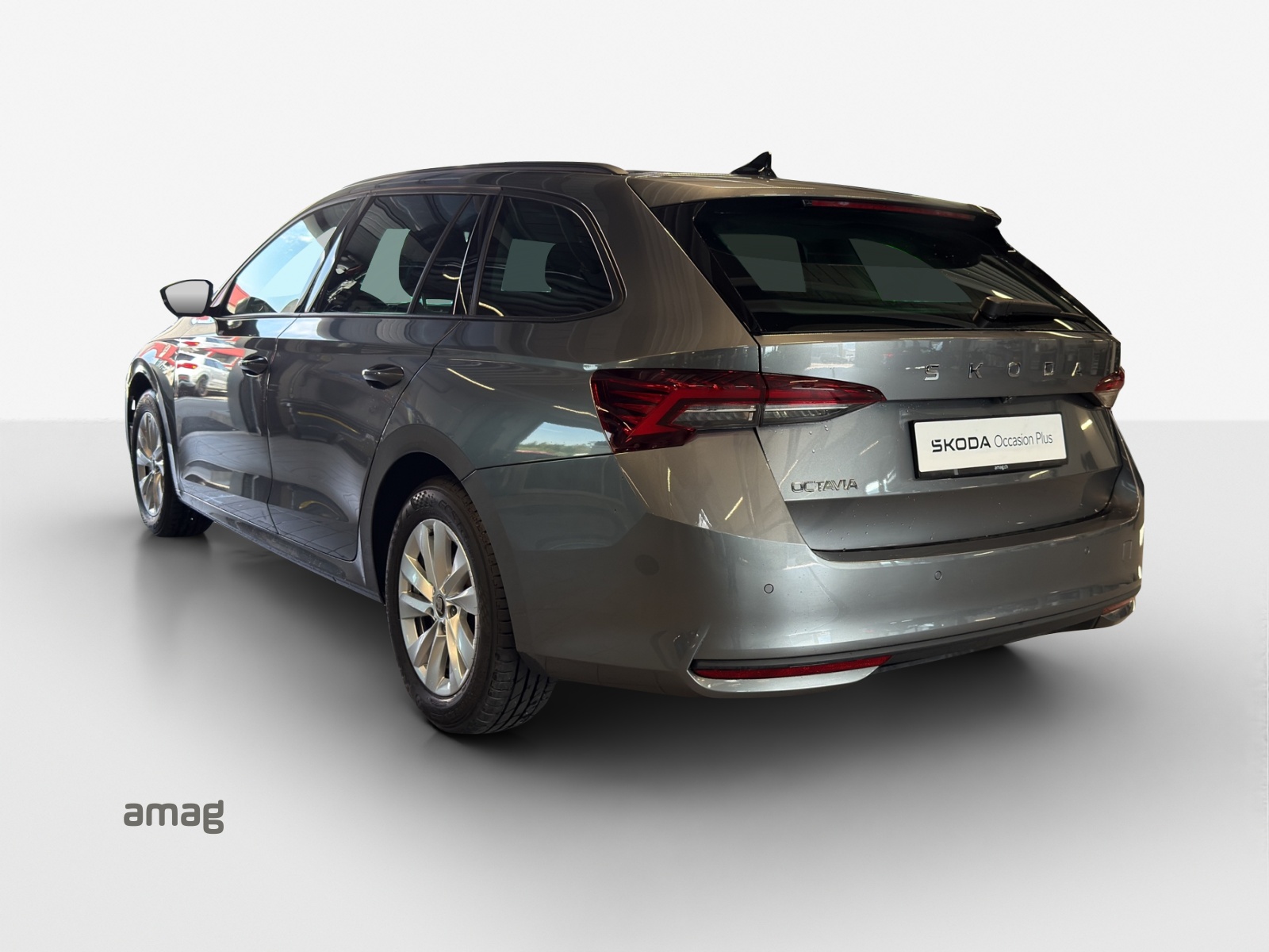 SKODA Octavia Combi 2.0 TDI DSG Selection-showroom-element-2