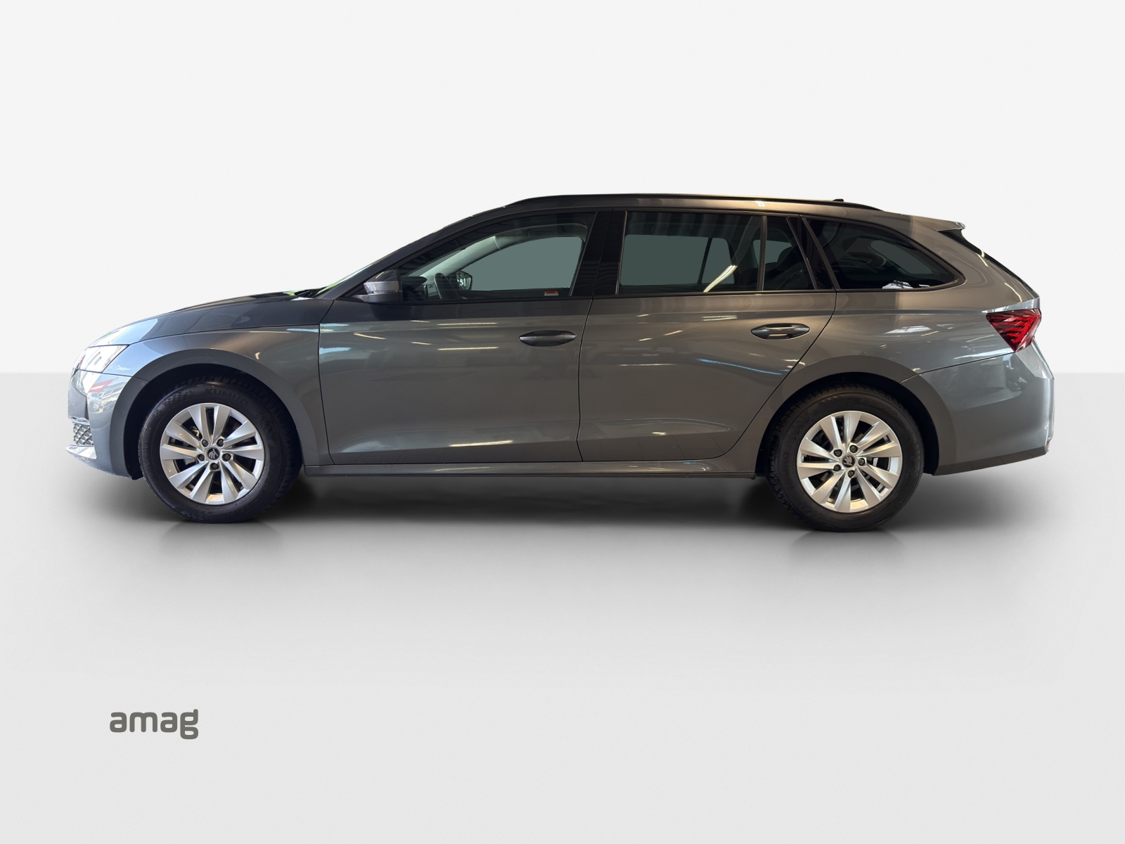 SKODA Octavia Combi 2.0 TDI DSG Selection-showroom-element-1