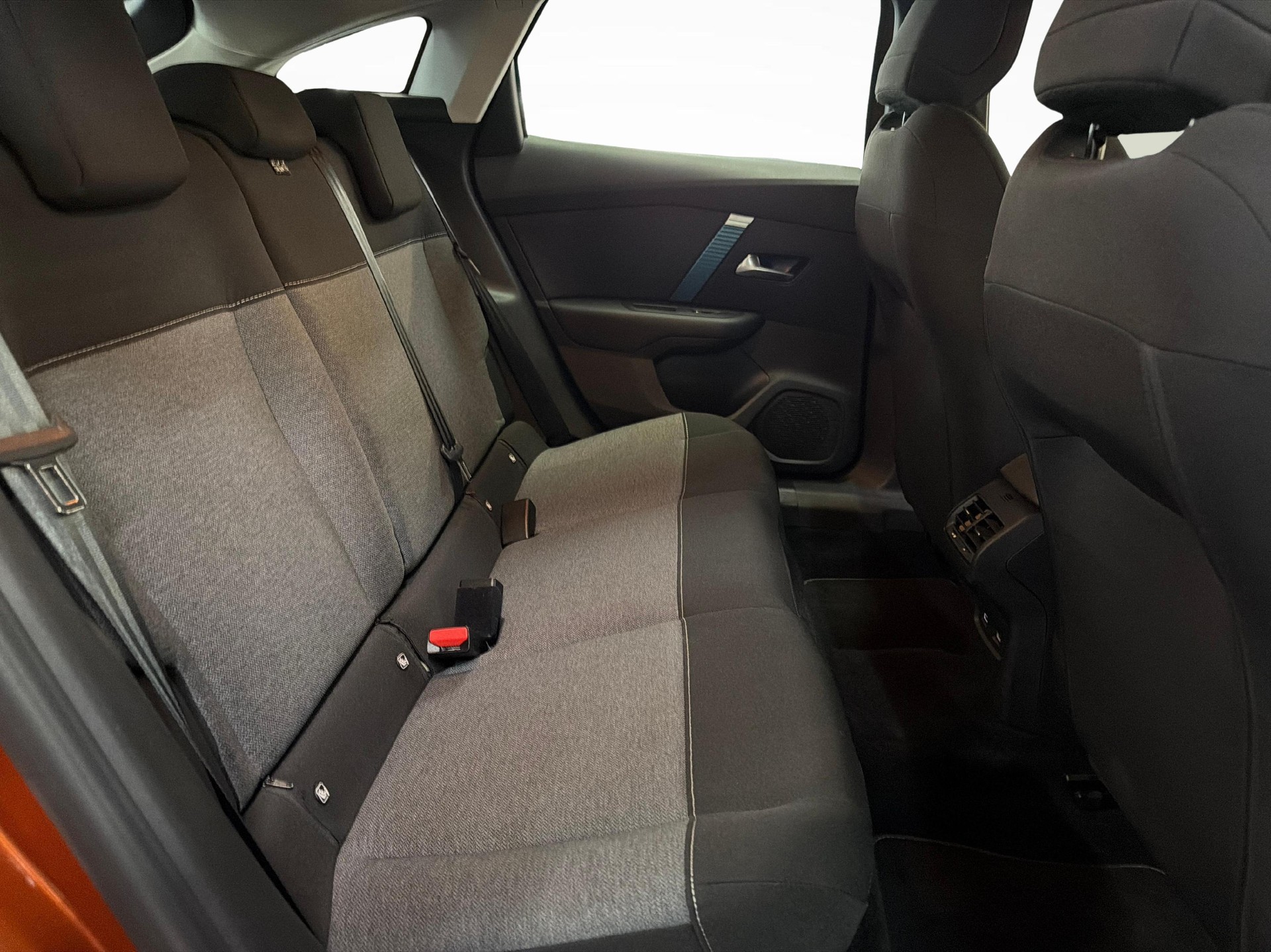 CITROEN e-C4 Swiss Edition-image-10