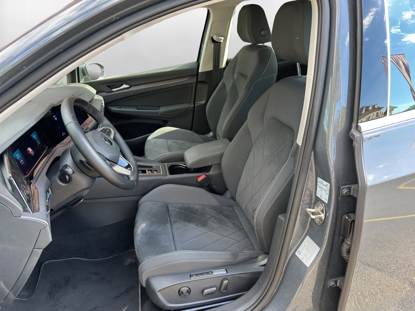 VW Golf 1.4 TSI PHEV Style-image-9