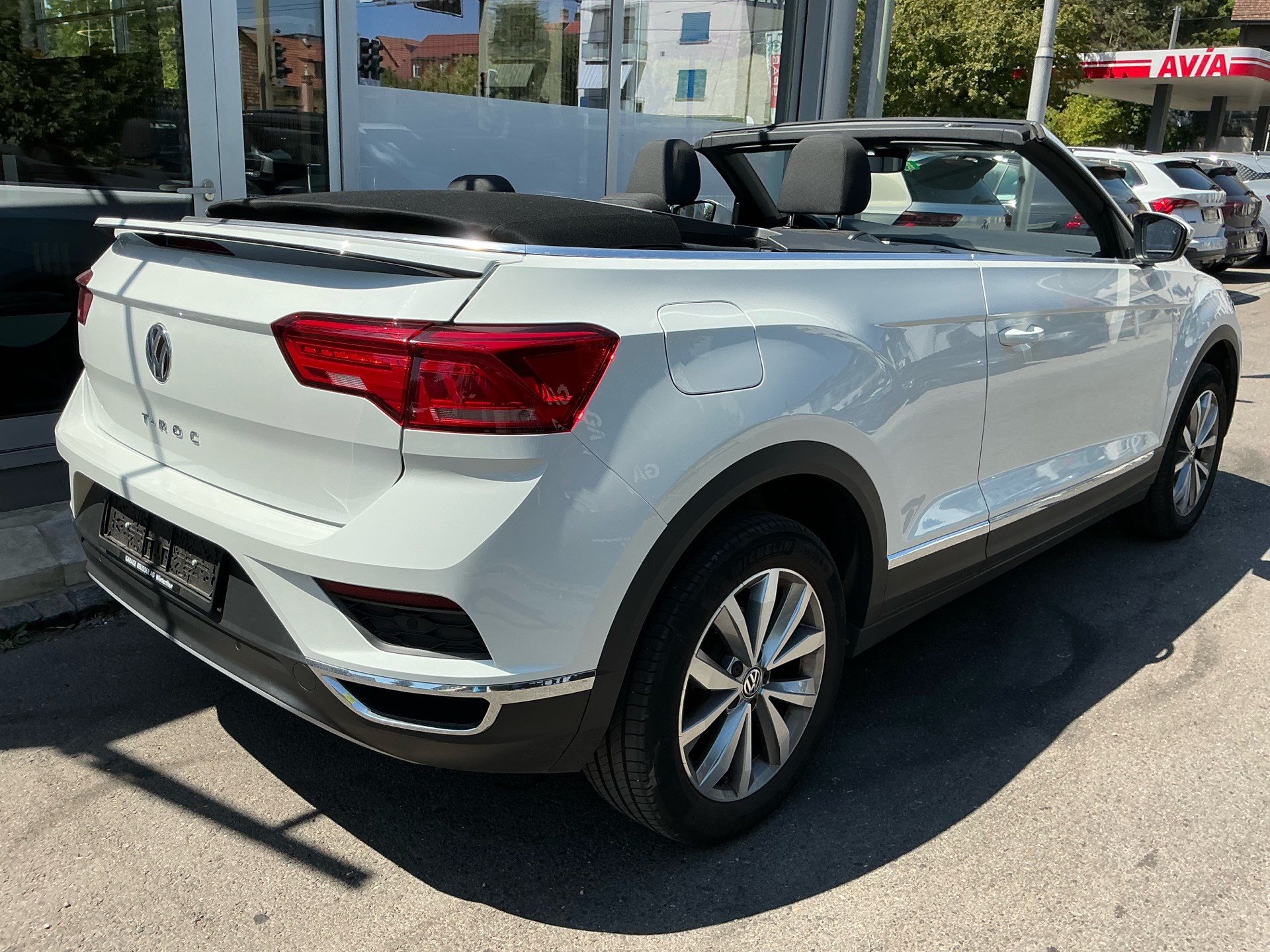 VW T-Roc 1.0 TSI CABRIO *** GEPFLEGTES FAHRZEUG ZUM TOPPREIS ***-showroom-element-3
