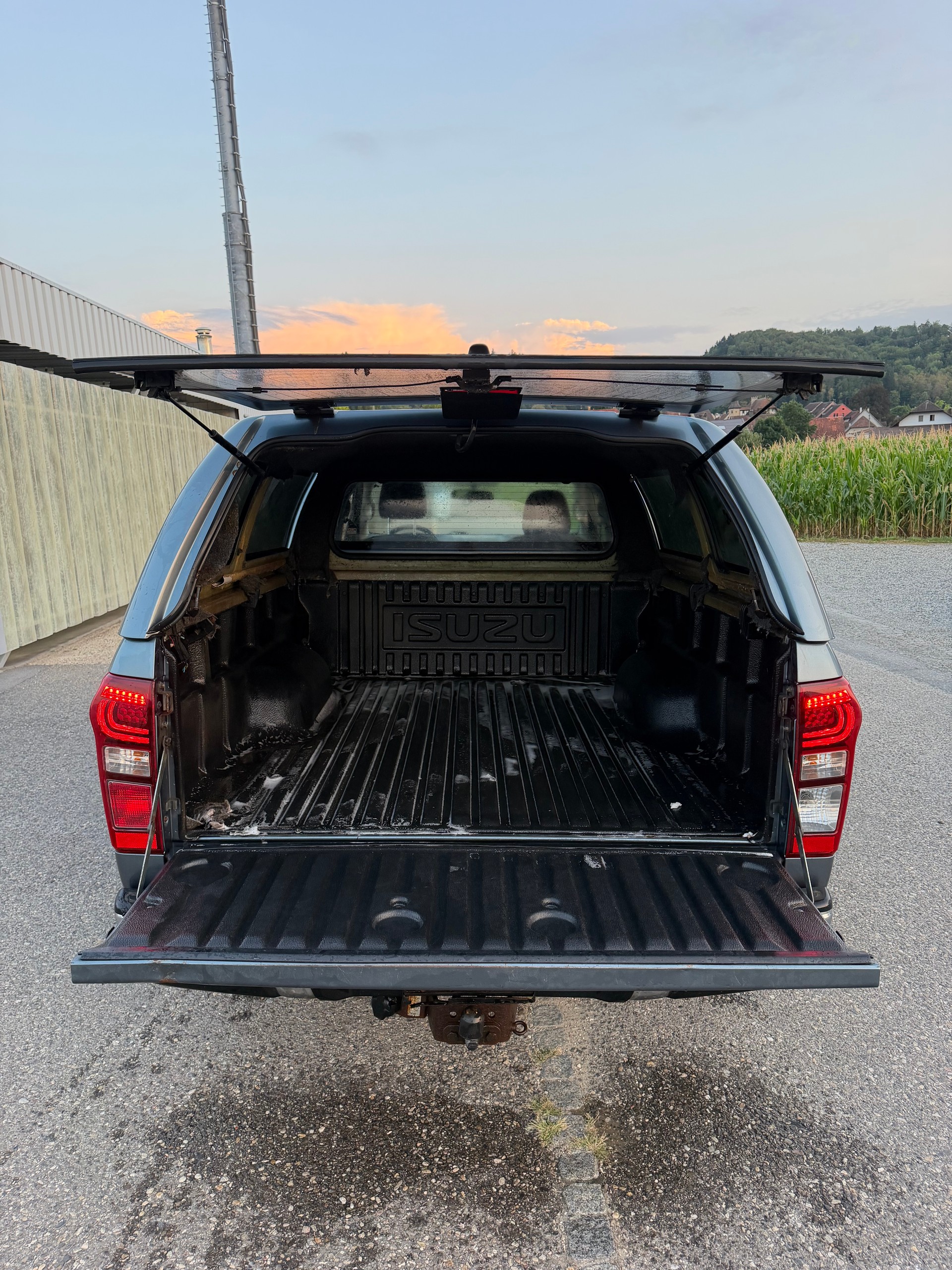 ISUZU D-MAX 2.5 SpaceCab Solar 4x4 A-image-2