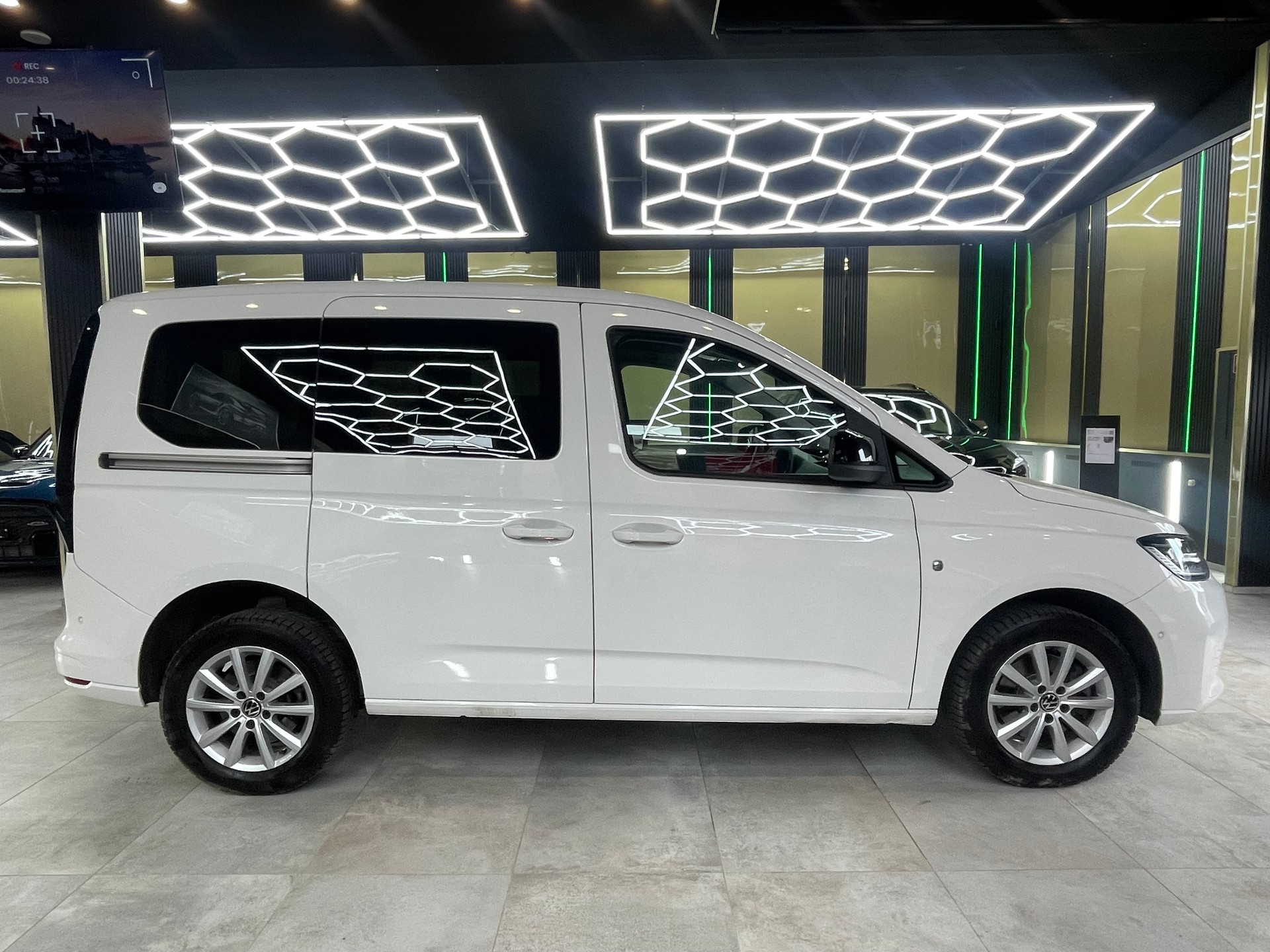 VW Caddy Cargo 2.0TDI 4Motion-showroom-element-3