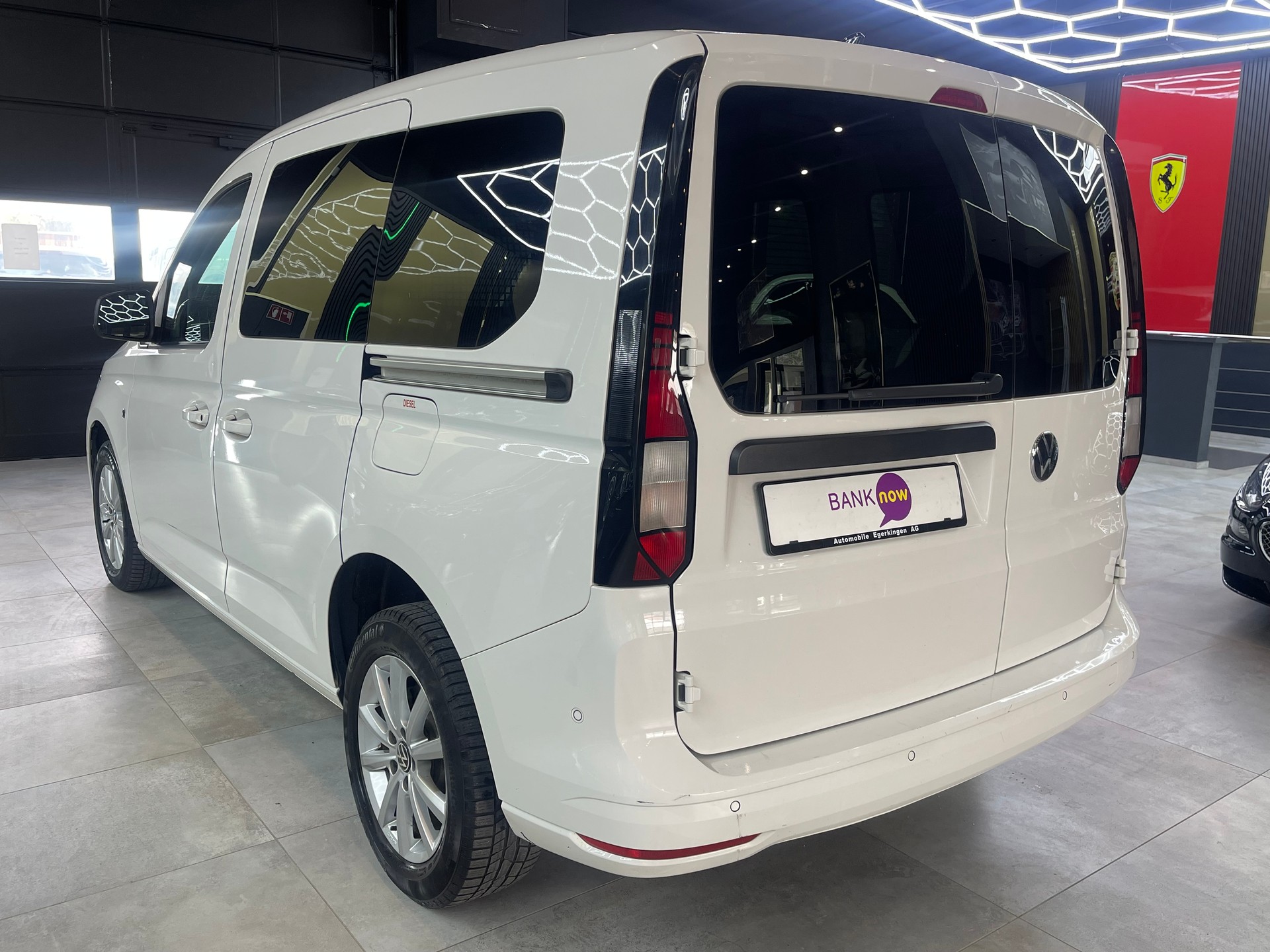 VW Caddy Cargo 2.0TDI 4Motion-image-6