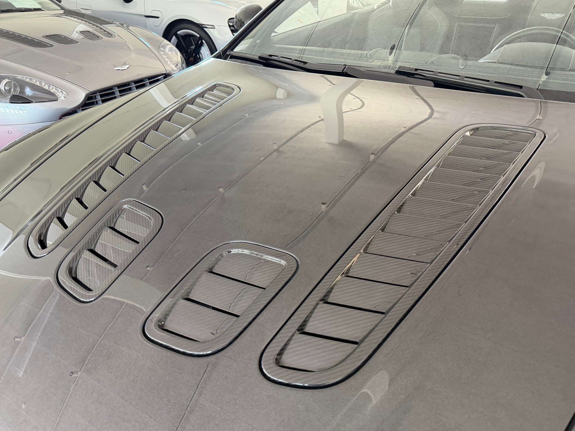 ASTON MARTIN V12 Vantage 5.9 S-image-10