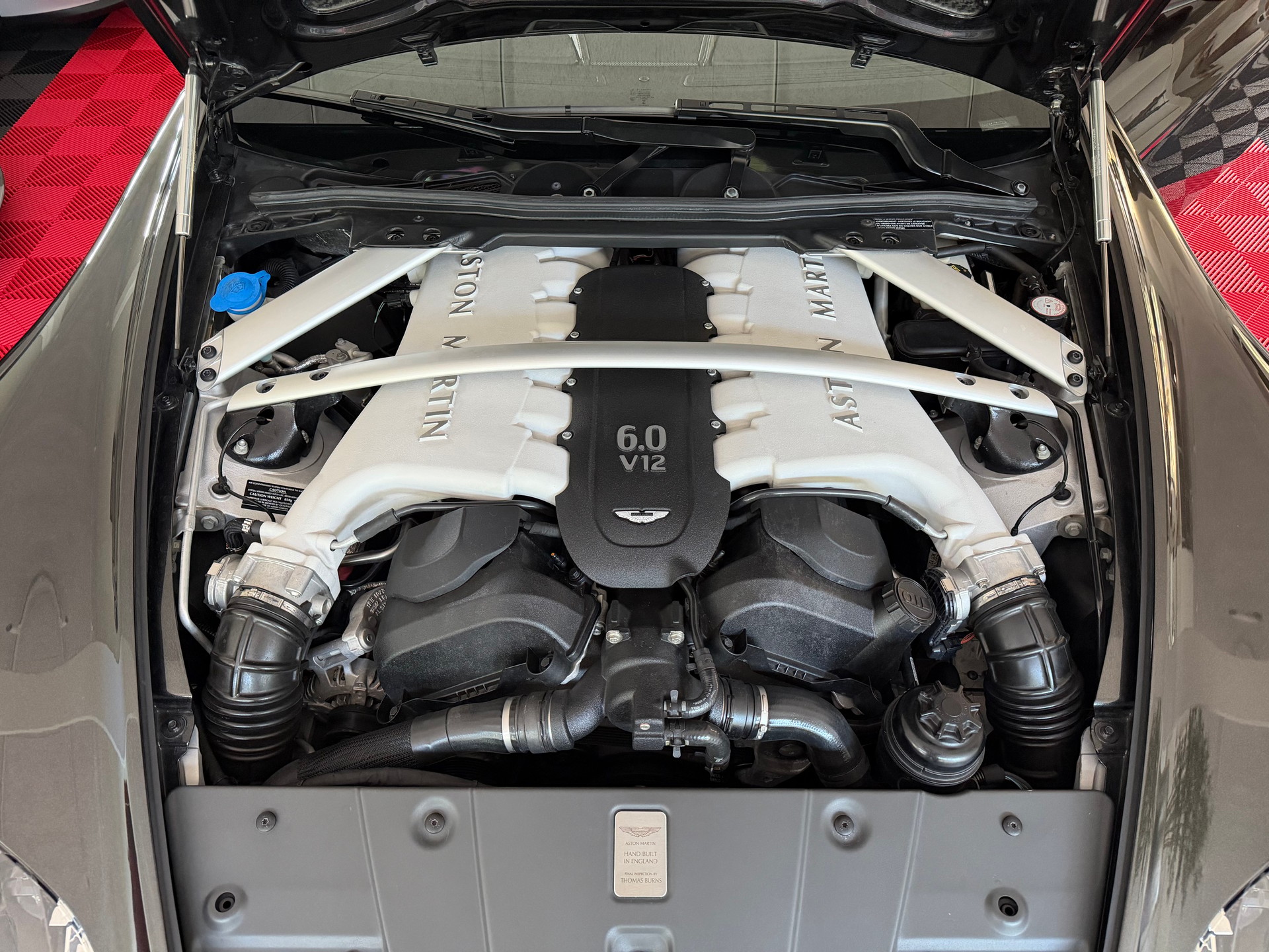 ASTON MARTIN V12 Vantage 5.9 S-image-11