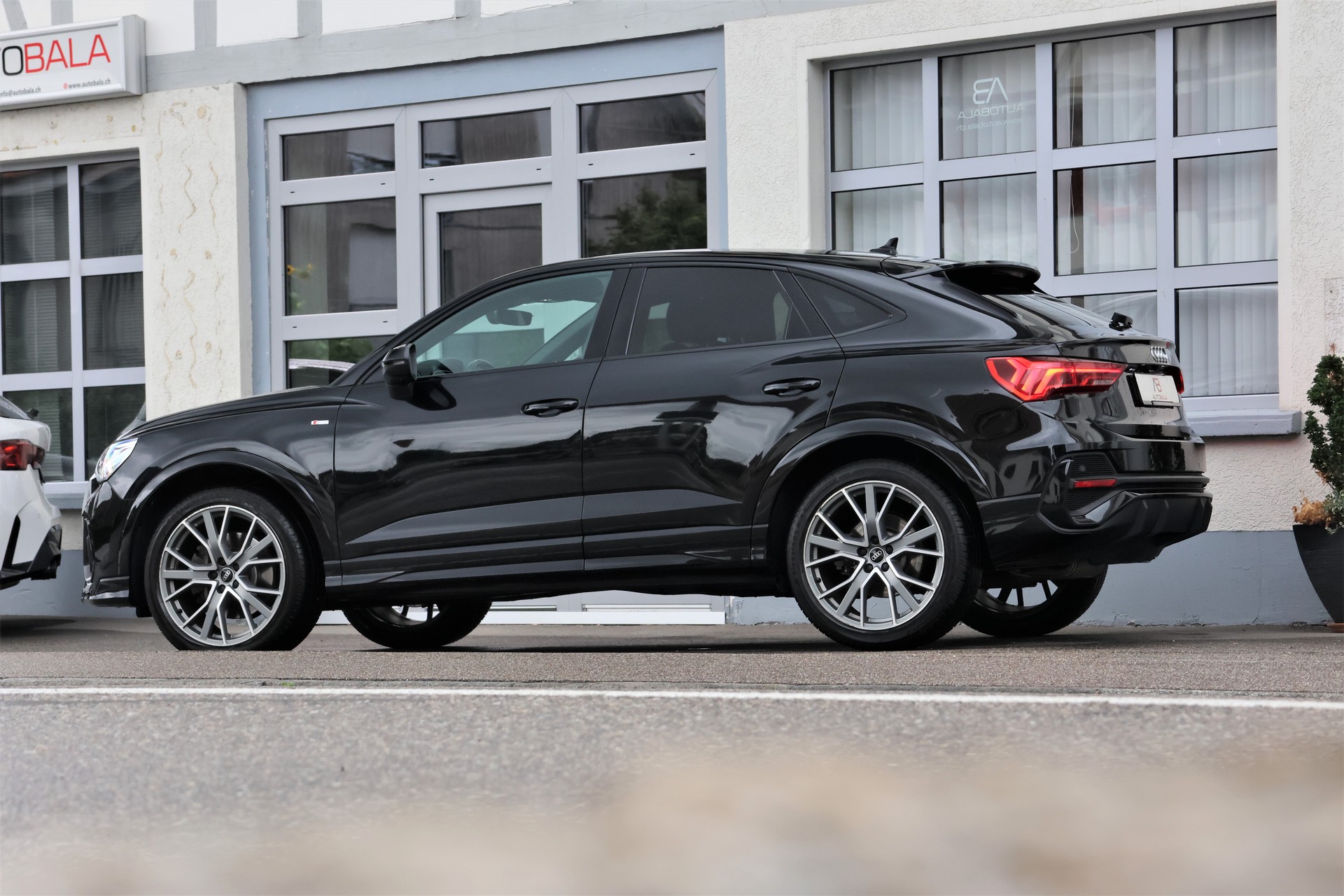 AUDI Q3 Sportback 40 TDI S line Attraction quattro S-tronic (CH)-showroom-element-3