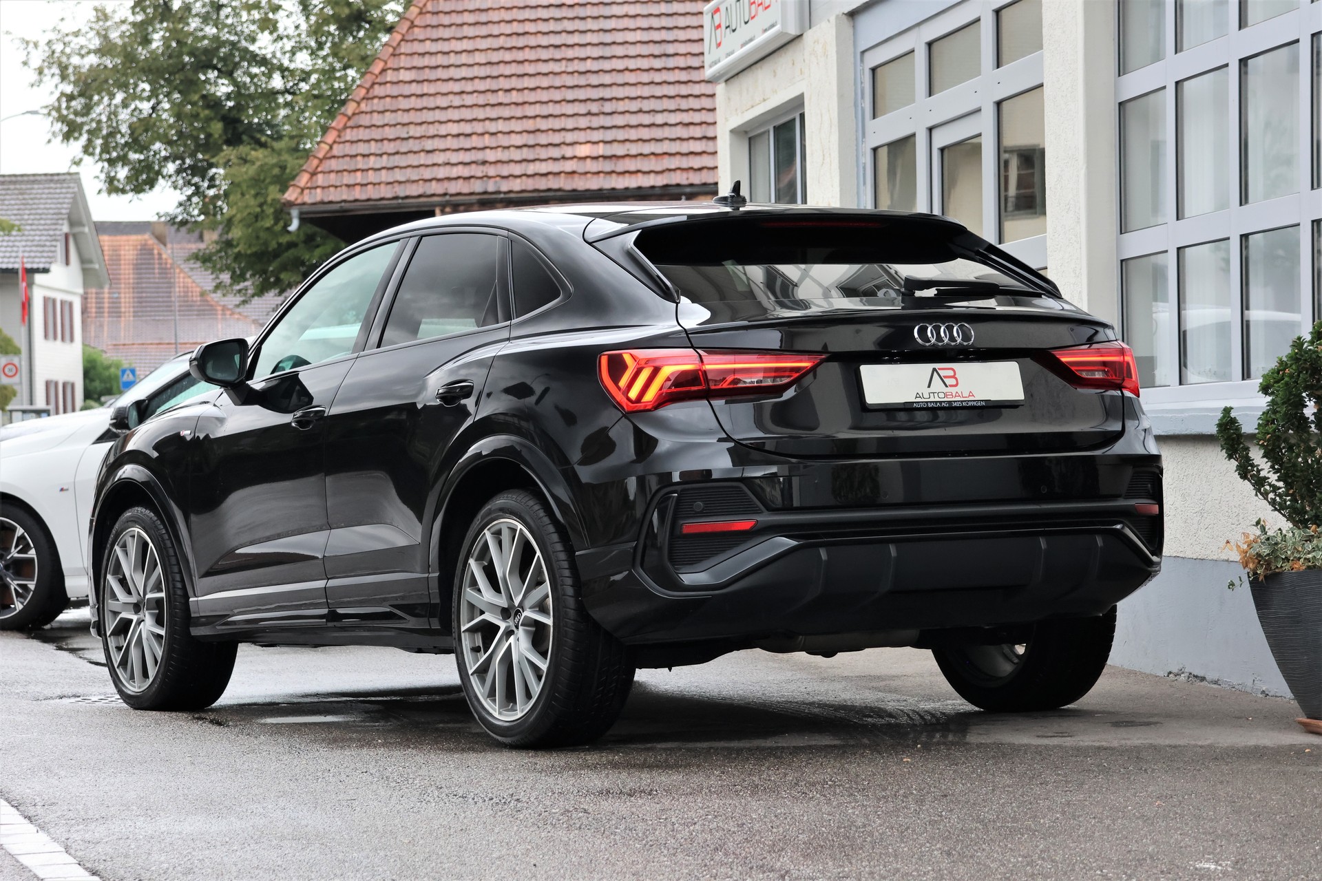 AUDI Q3 Sportback 40 TDI S line Attraction quattro S-tronic (CH)-showroom-element-2
