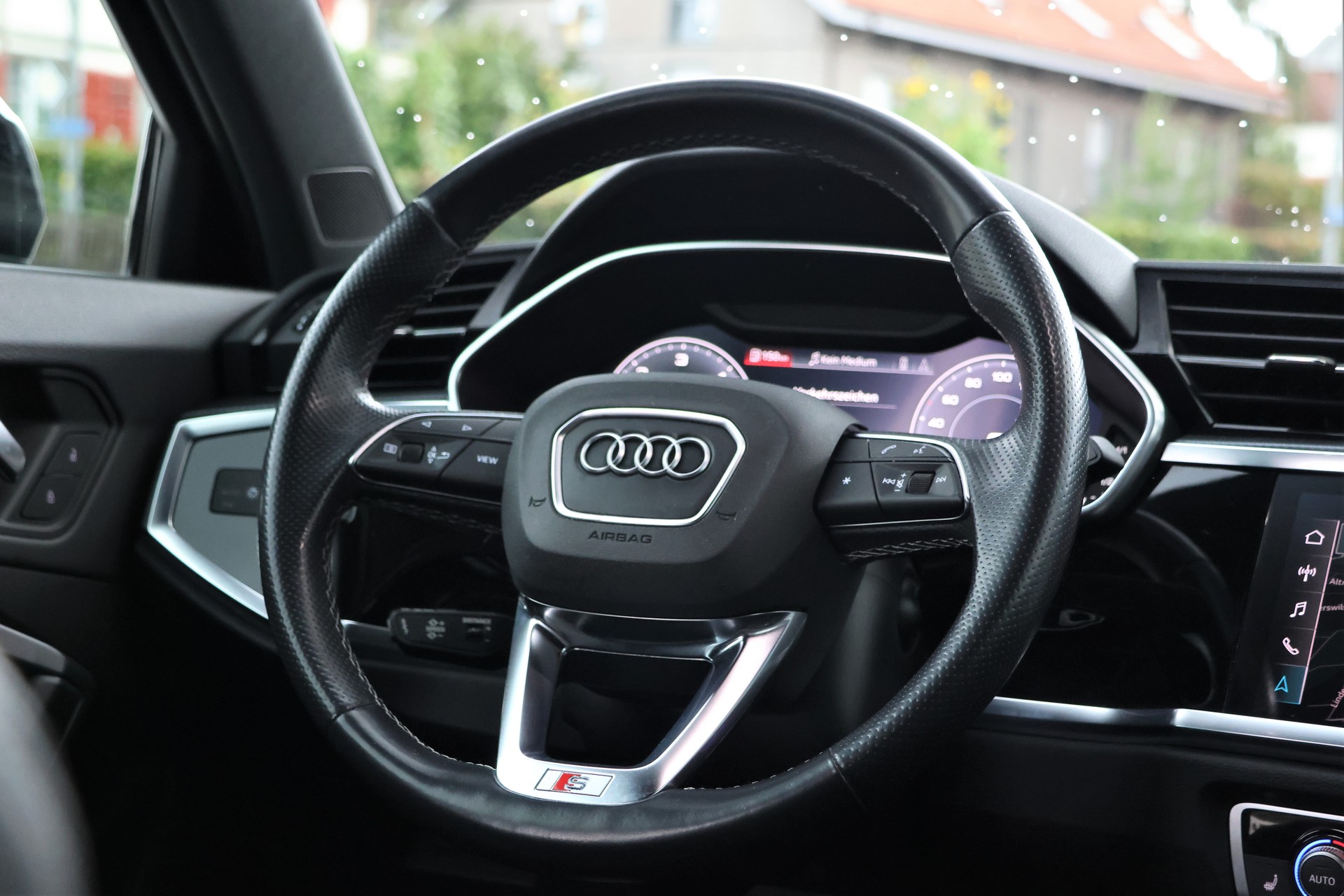 AUDI Q3 Sportback 40 TDI S line Attraction quattro S-tronic (CH)-image-14