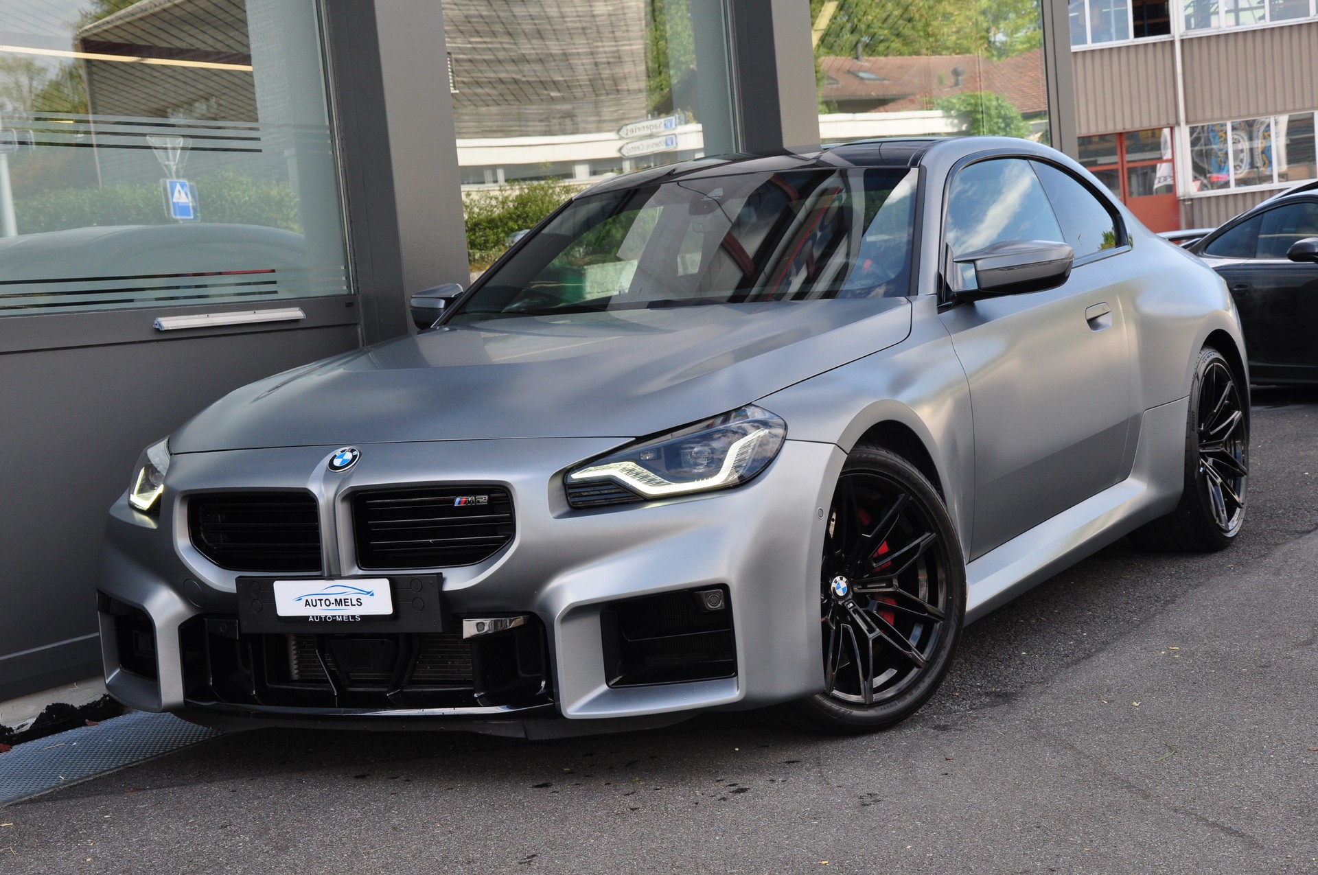 BMW M2 Steptronic-showroom-element-2