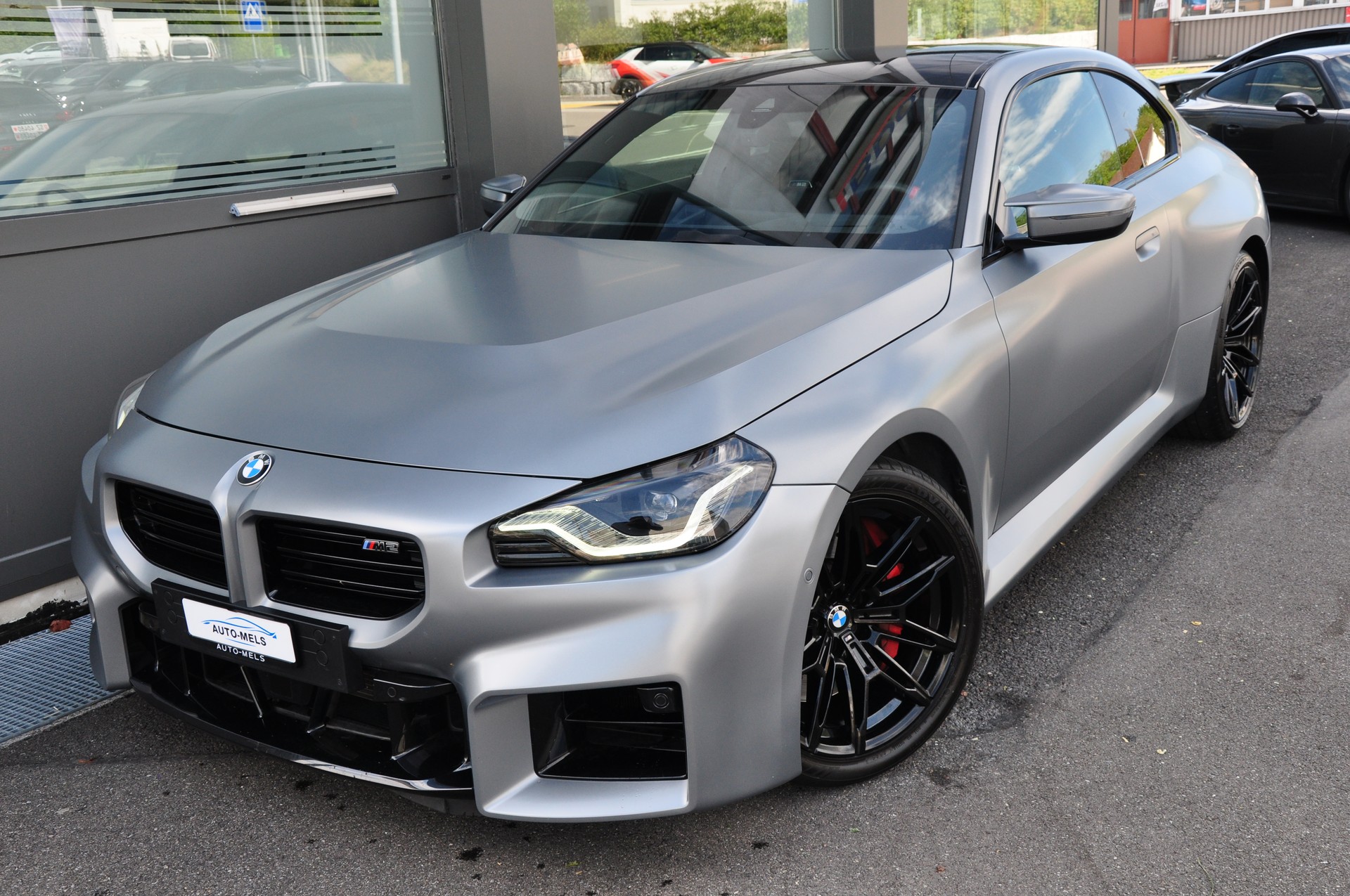 BMW M2 Steptronic-showroom-element-3