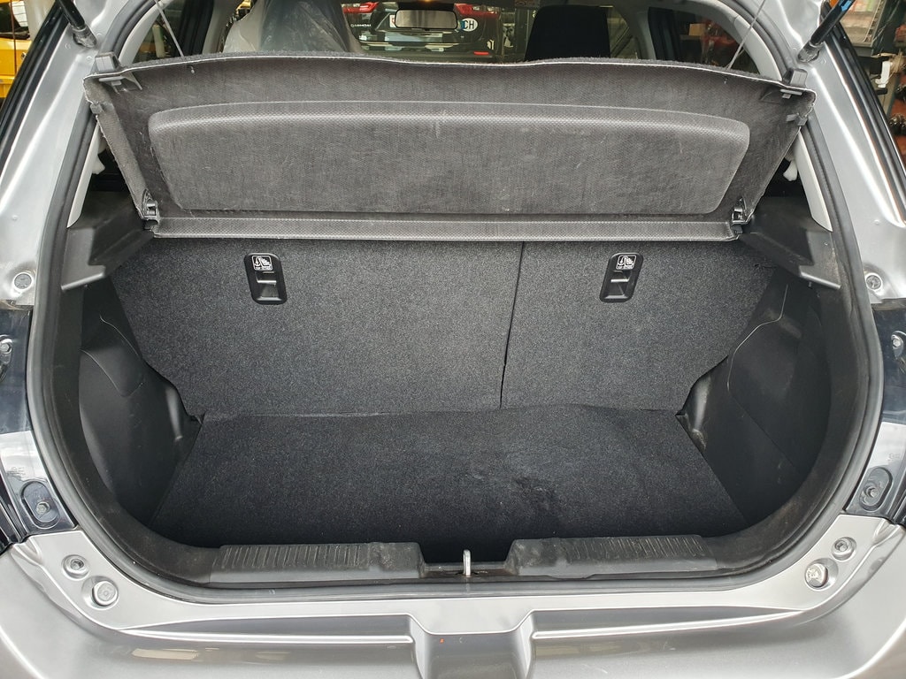 SUZUKI Swift 1.2 1st Edition Hybrid 4x4-image-14