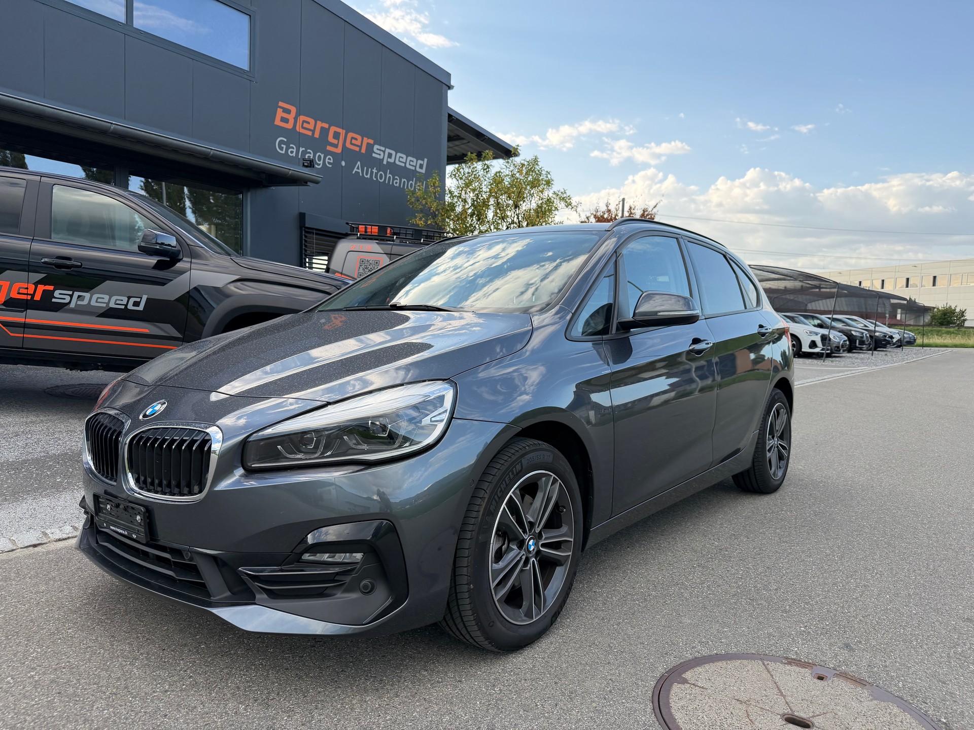 BMW 218d xDrive Active Tourer Steptronic Sport Line-showroom-element-3